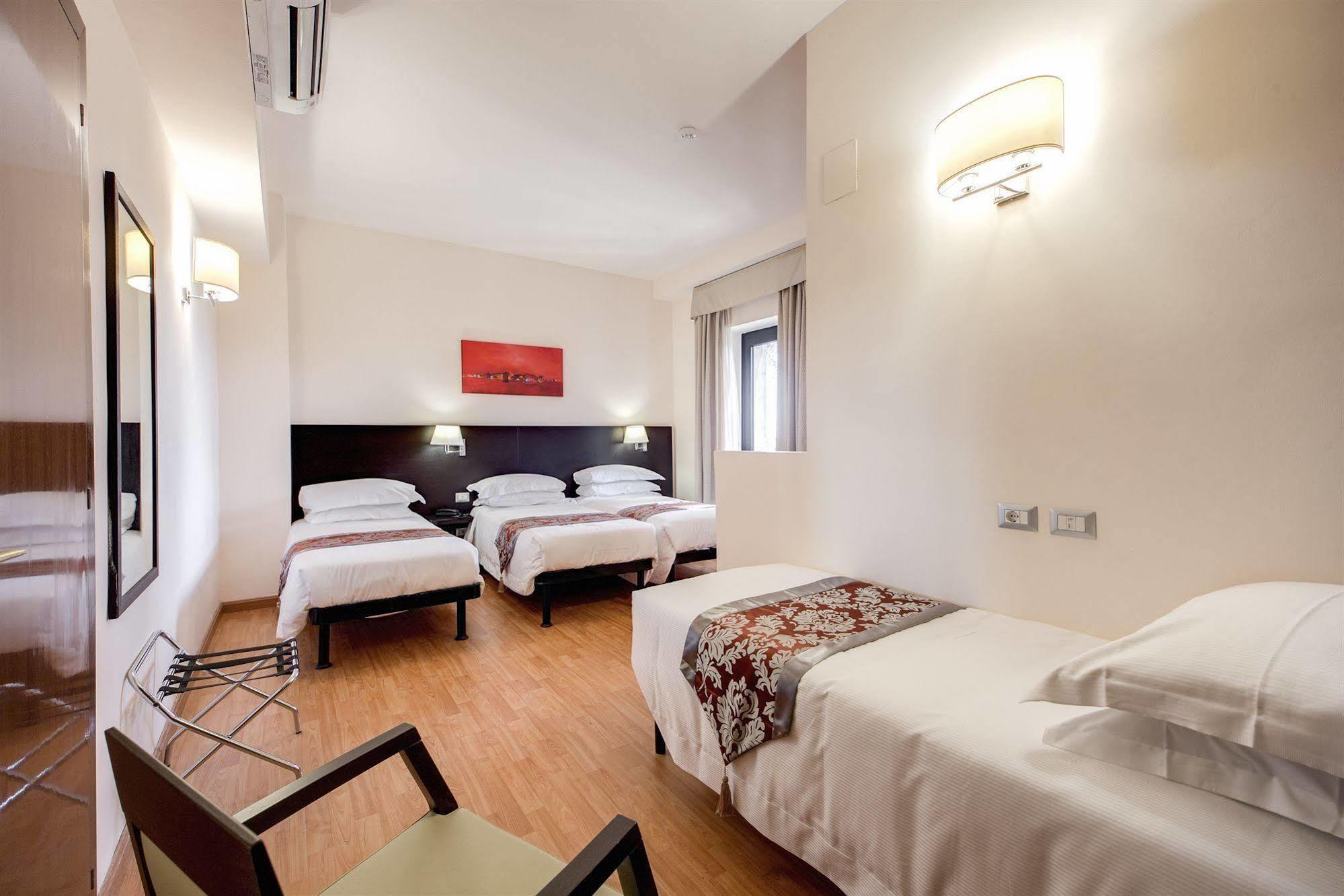 Regal Park Hotell
