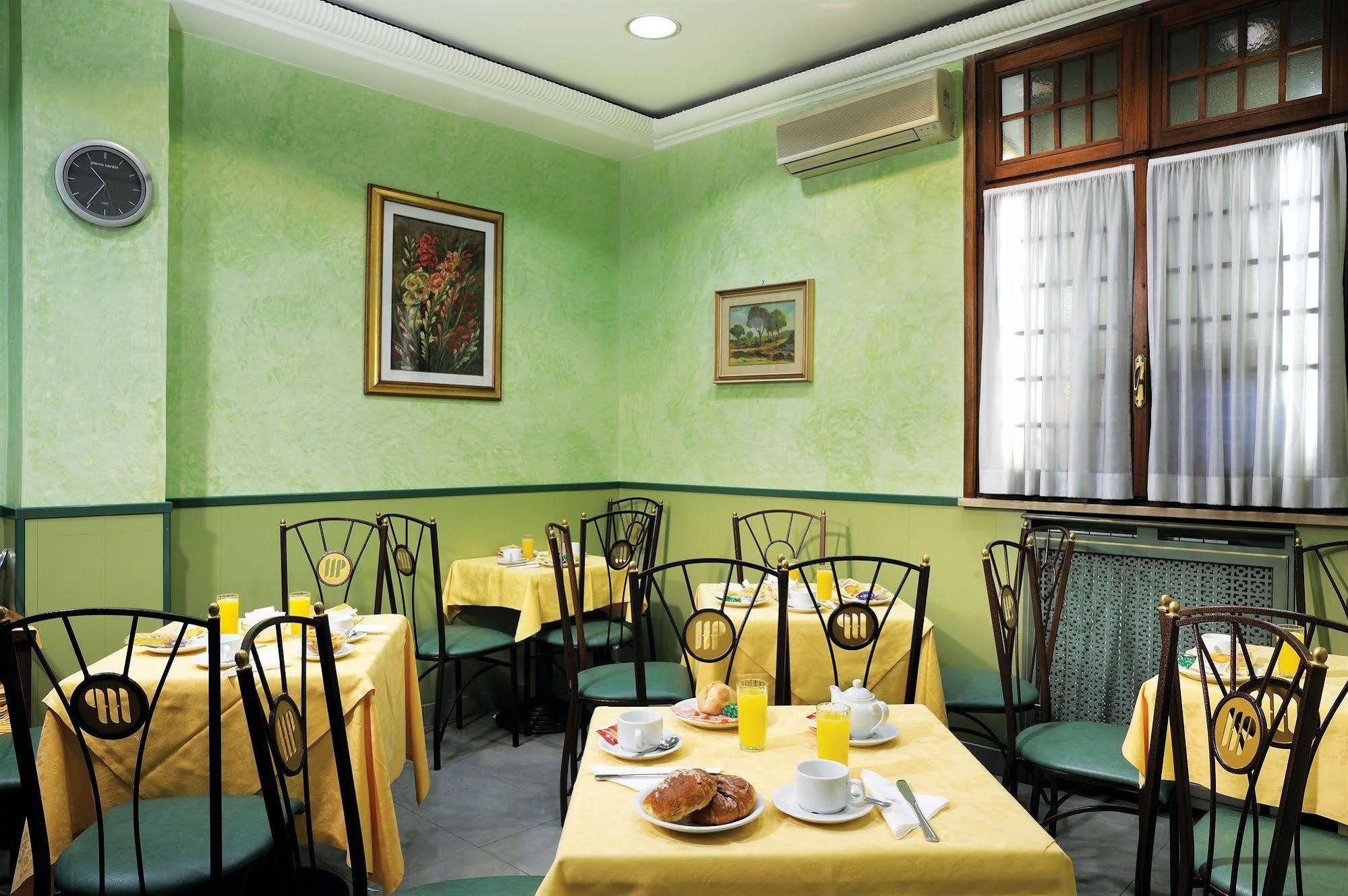 Hotell Augustea 3*