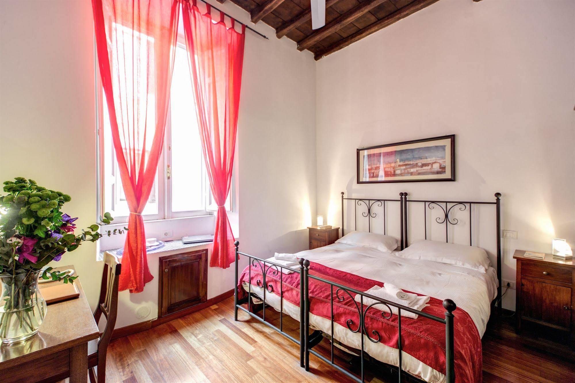 Affittacamere Residenza Domizia 3*