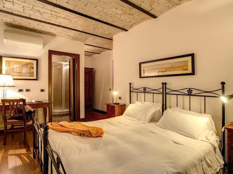 Affittacamere Residenza Domizia 3*