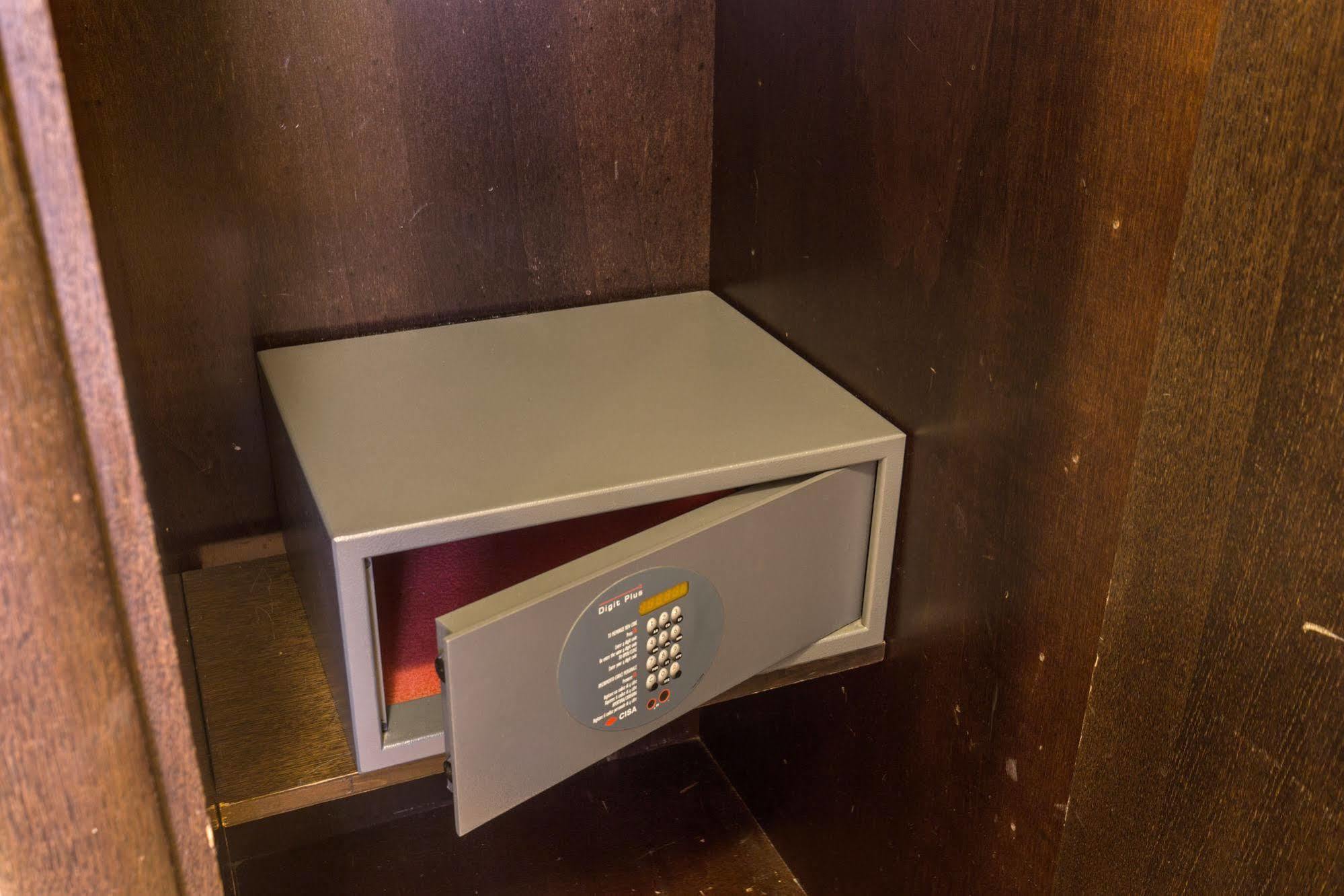 Everest Hotell 2*