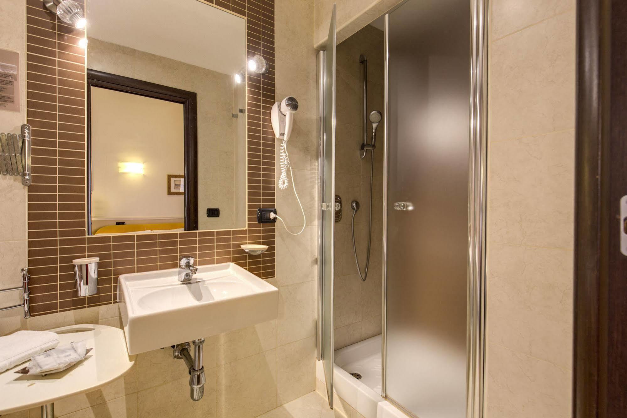 Everest Hotell