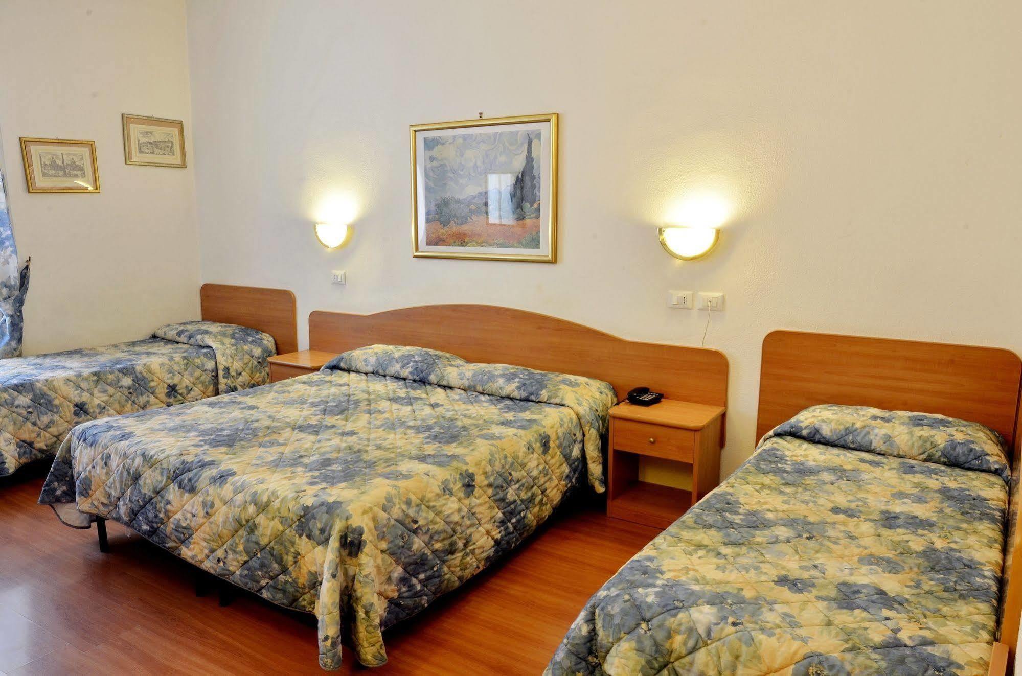 Hotel Tirreno 3*