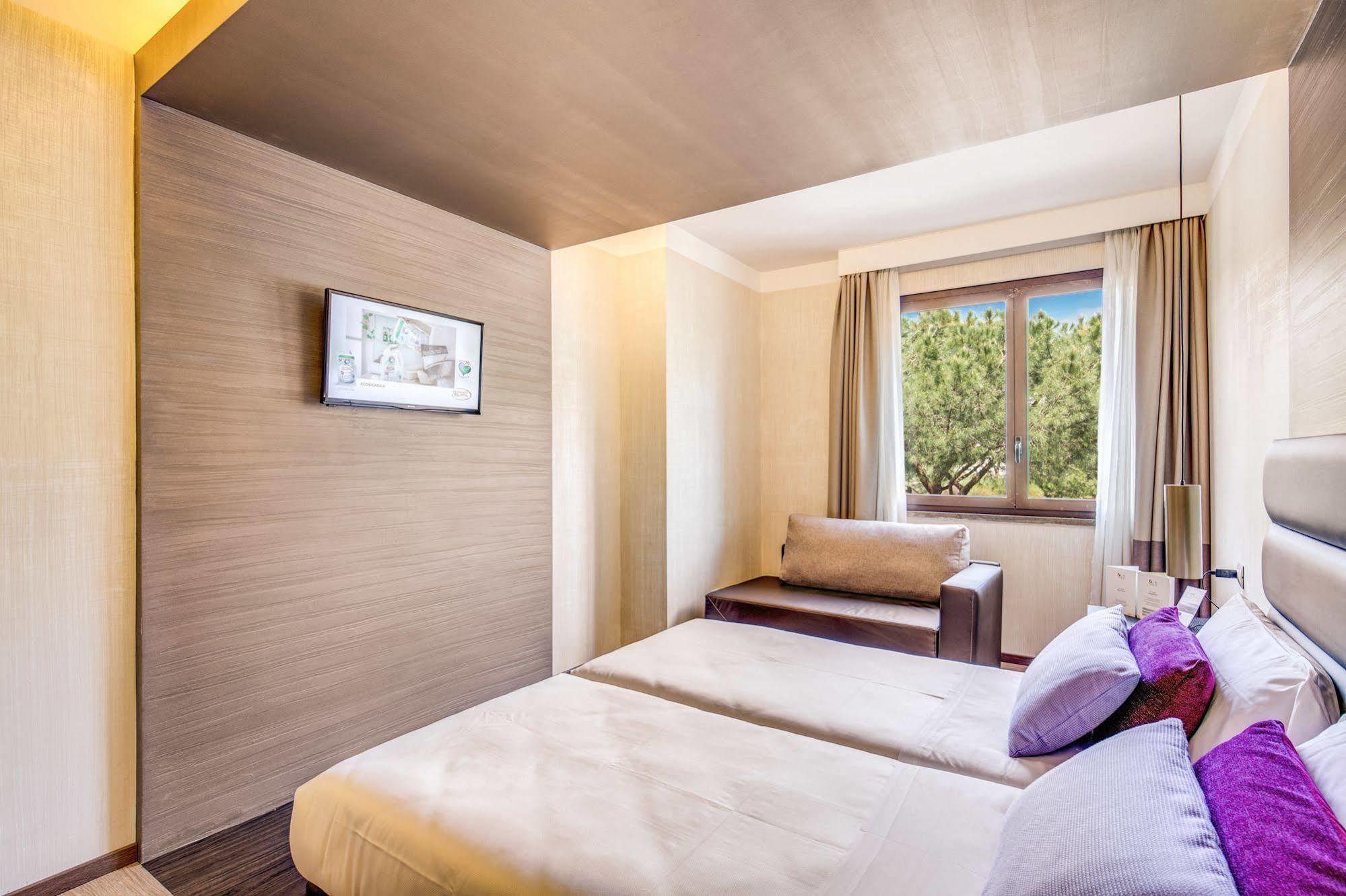 Warmthotel Hotel