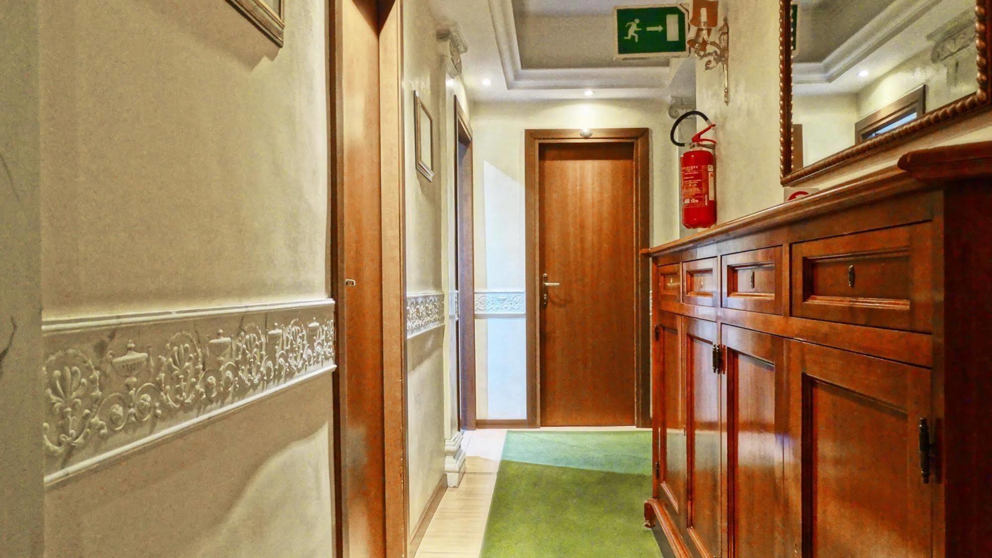 Hotell Dei Quiriti *