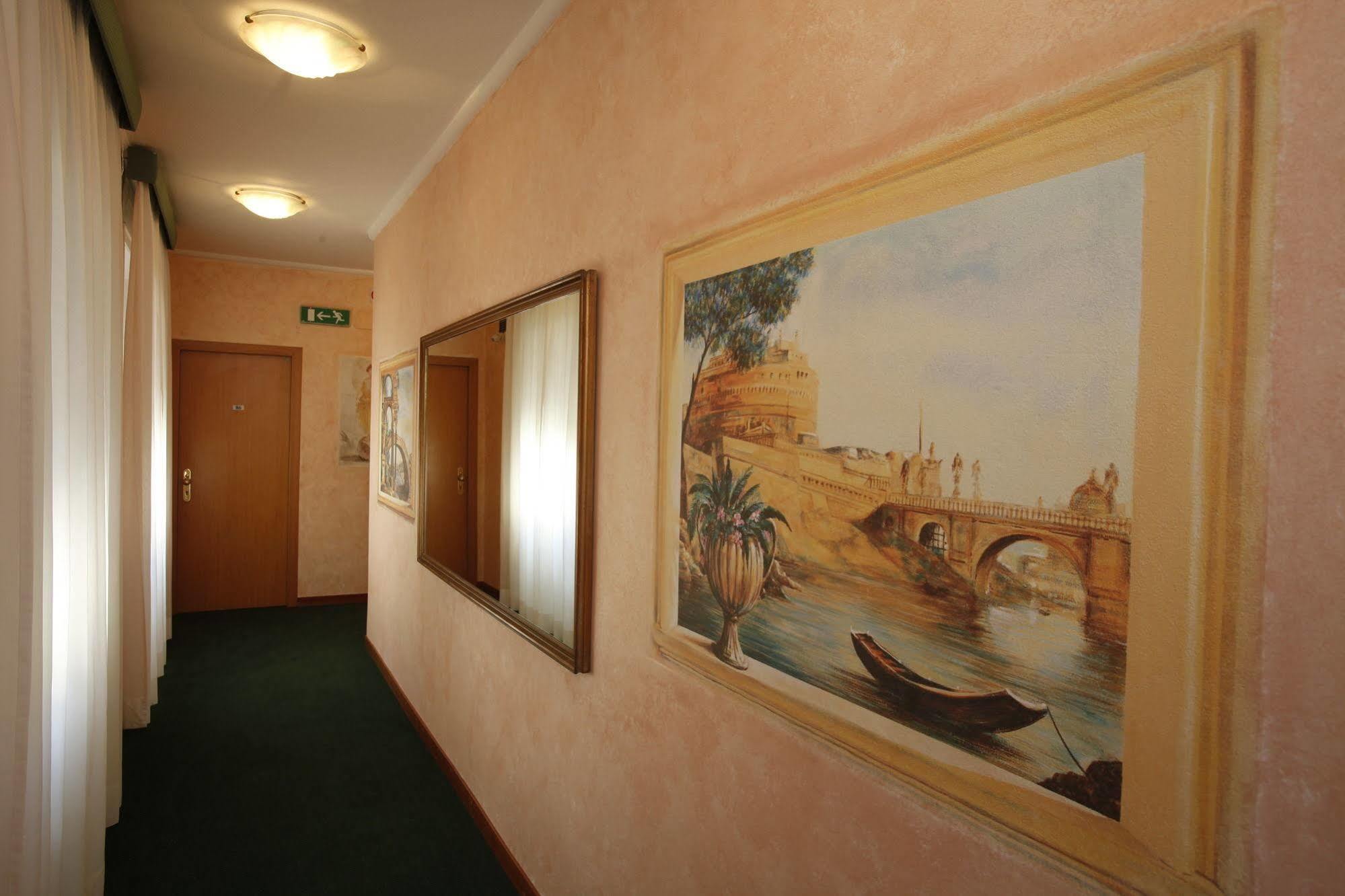 Adriatic Hotell