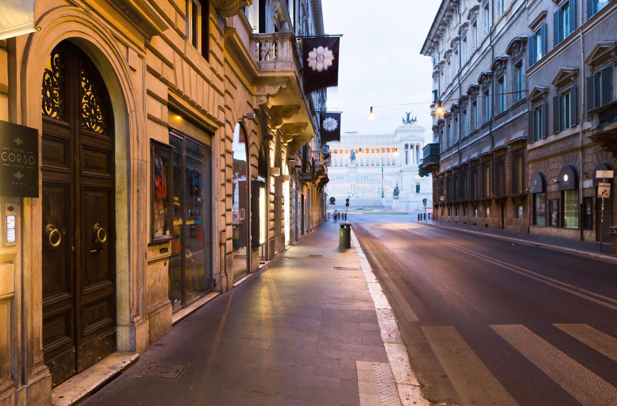 Acomodação com café da manhã  Via Del Corso 3*