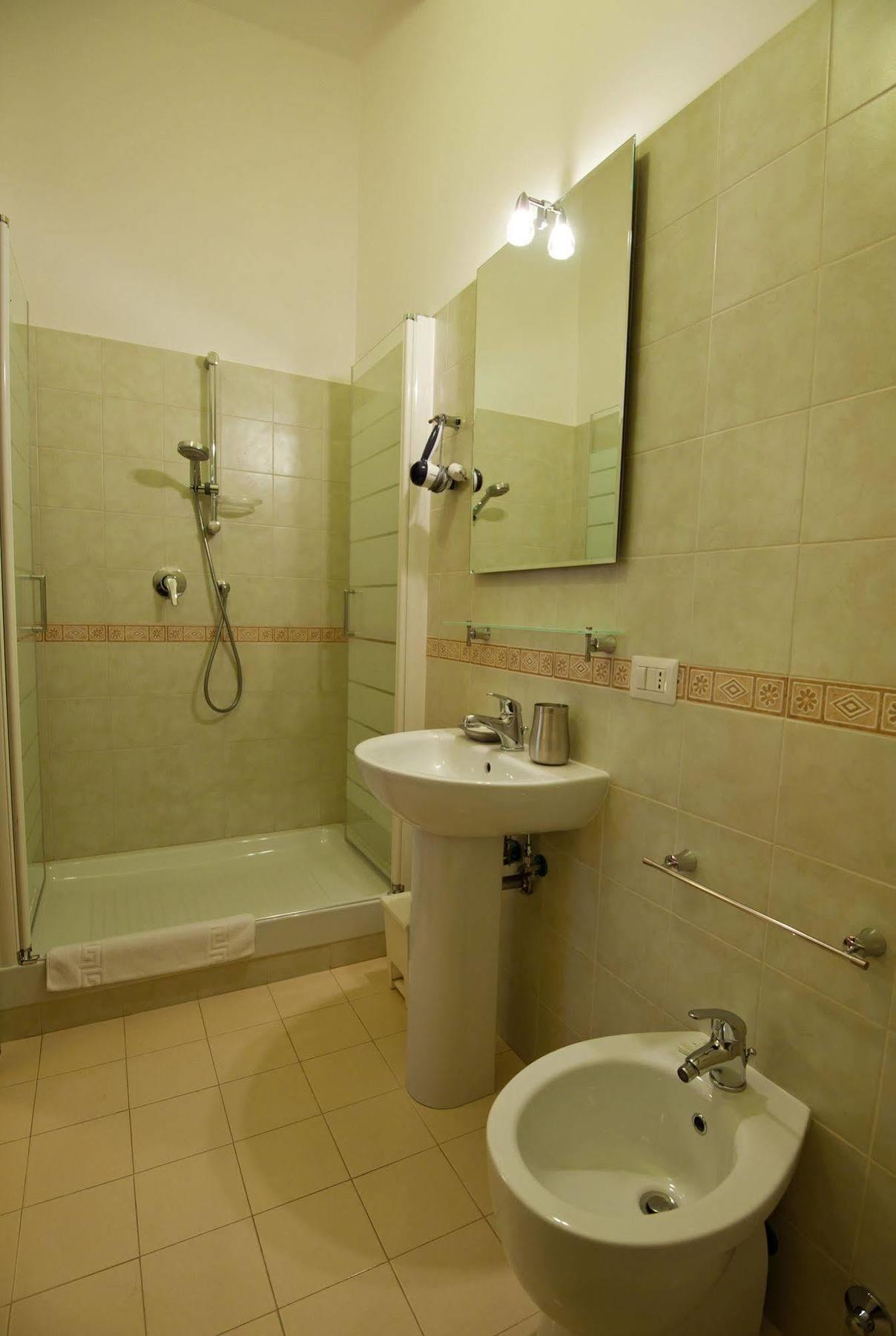 Services Porta Castello 2* Roma