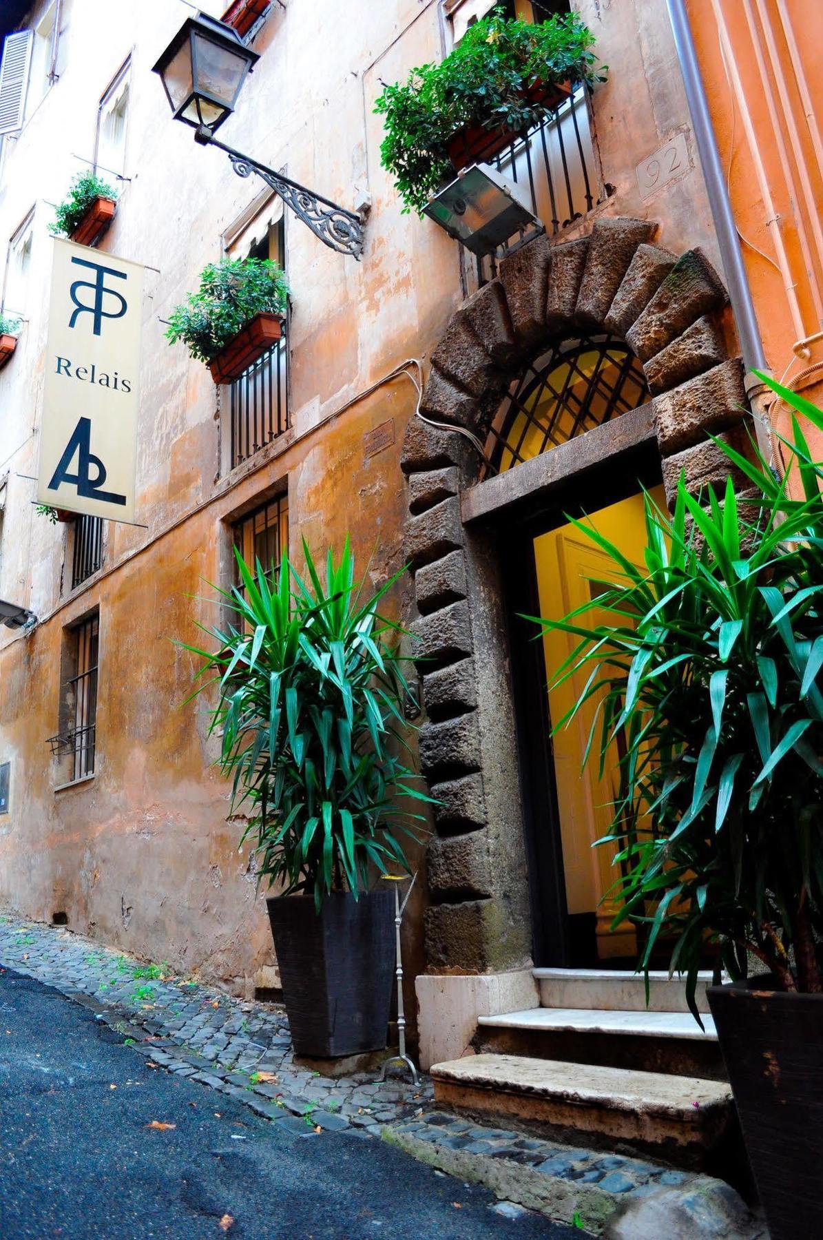 Degli Antiquari 2* Roma