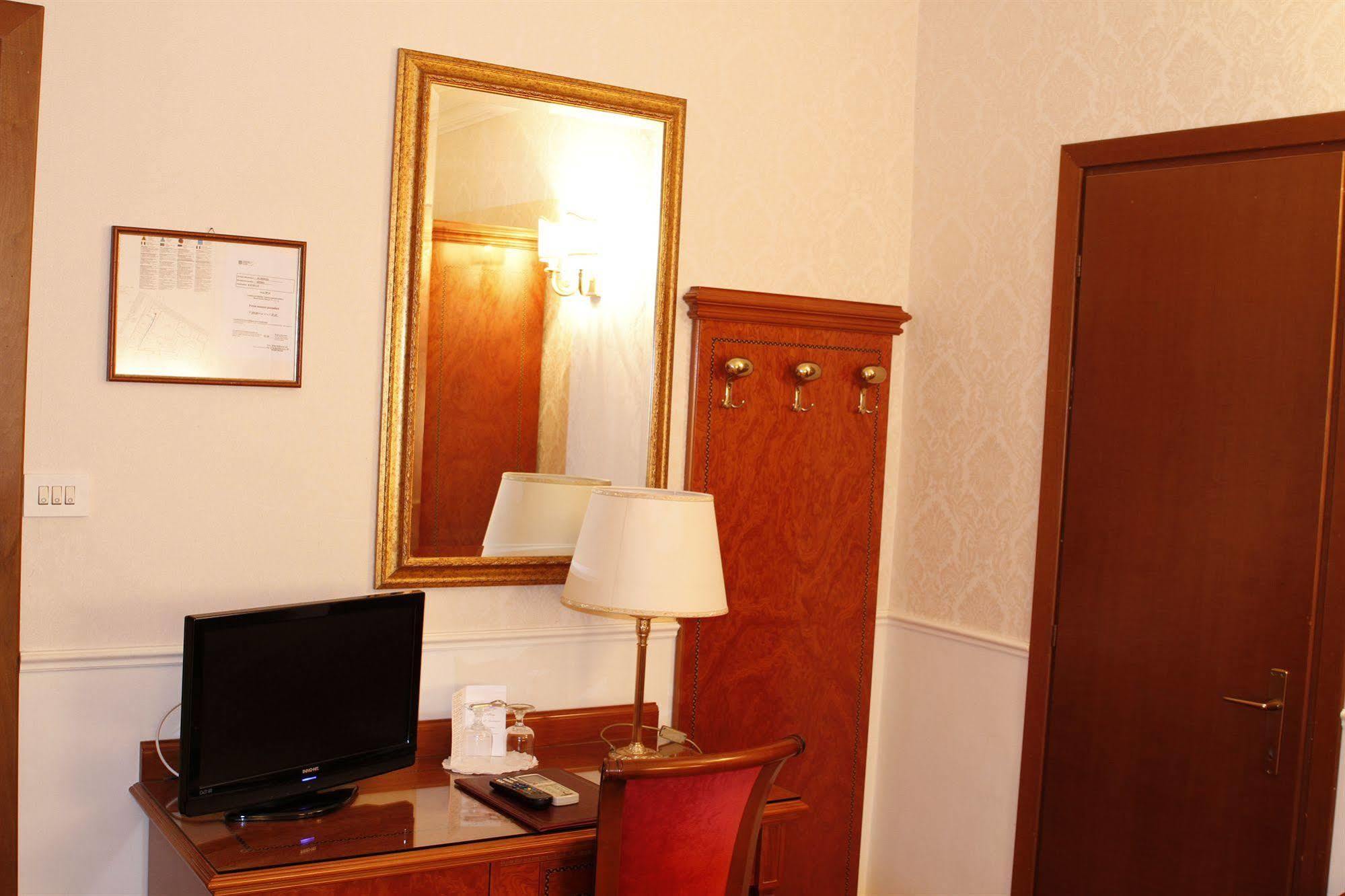 Genio Hotell 4*