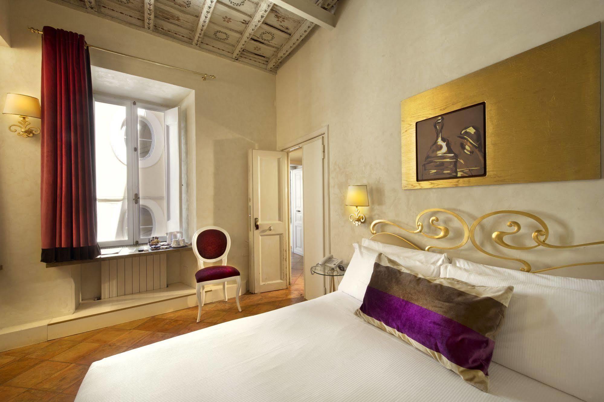 Residenza Frattina Rome