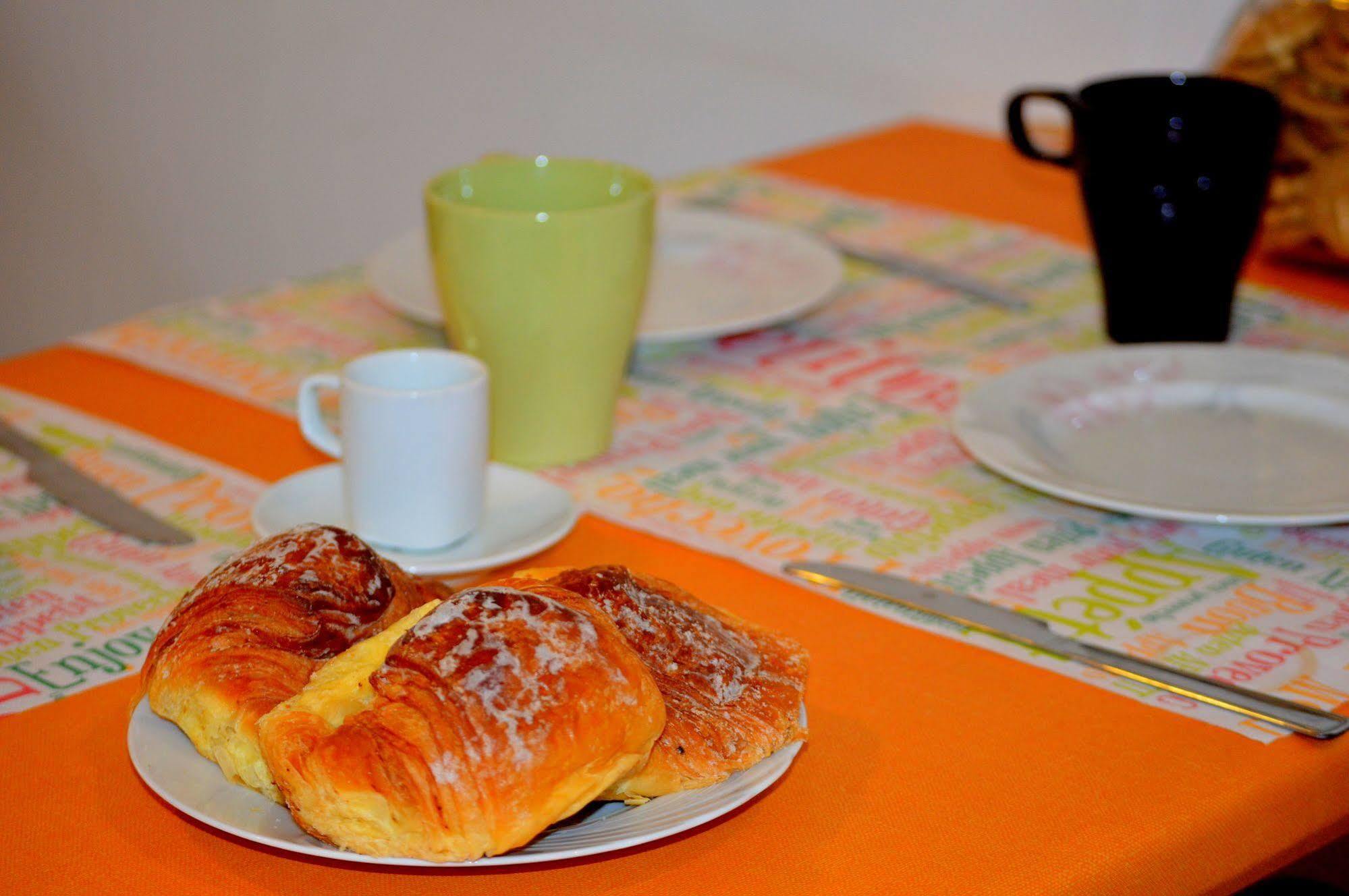 Check-inn Acomodação com café da manhã  3*