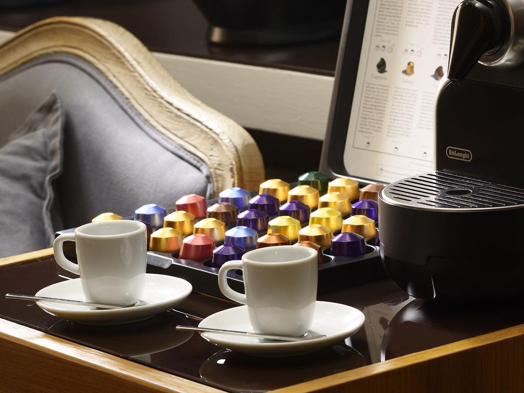 Mario De' Fiori 37 Hotel