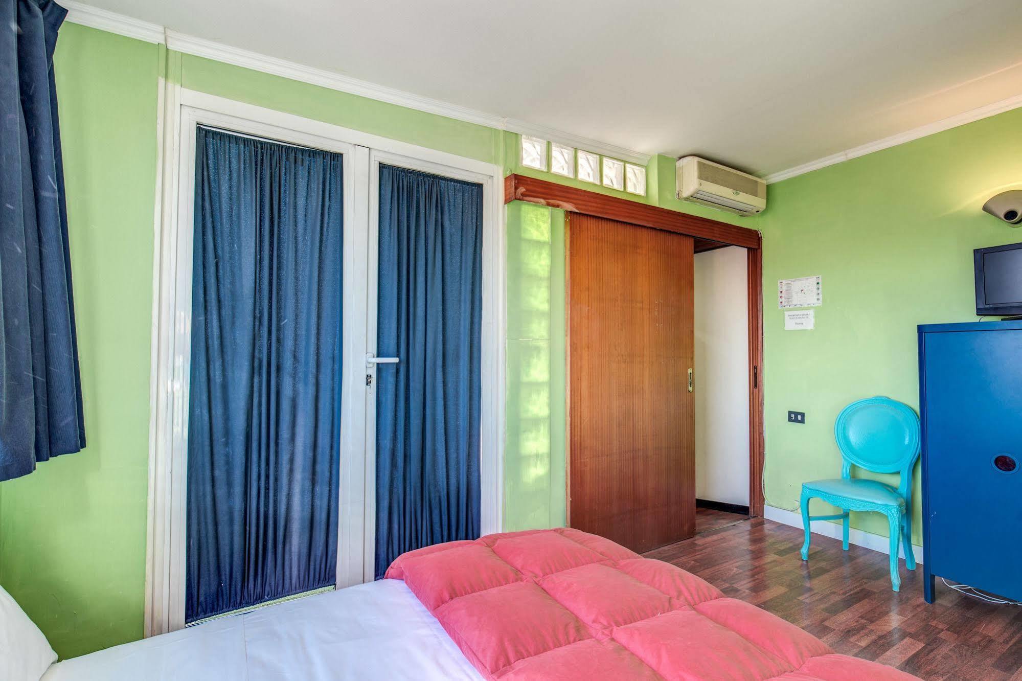 Piramide Terrace Bed & Breakfast 2*