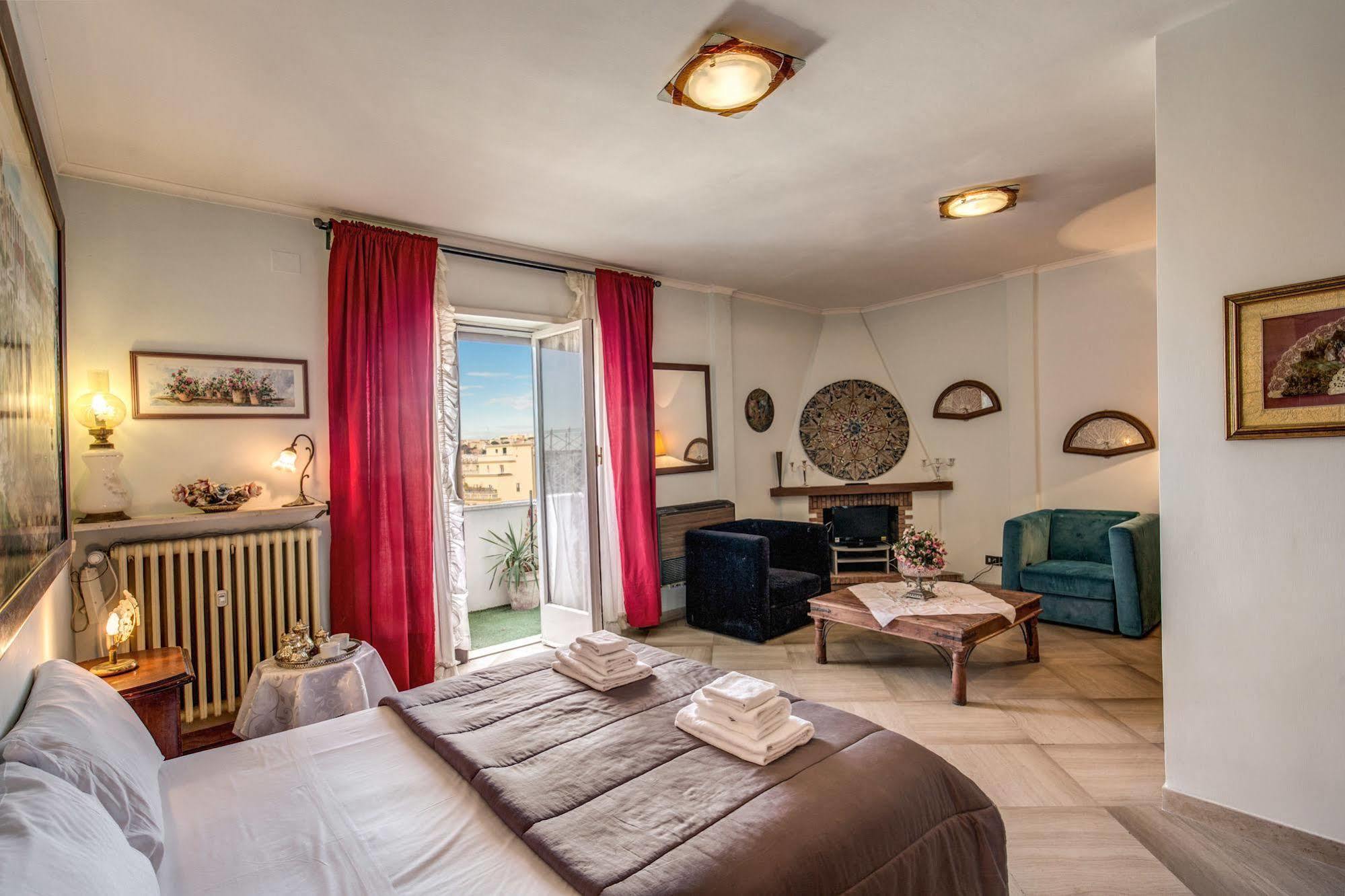 Piramide Terrace 2* Roma