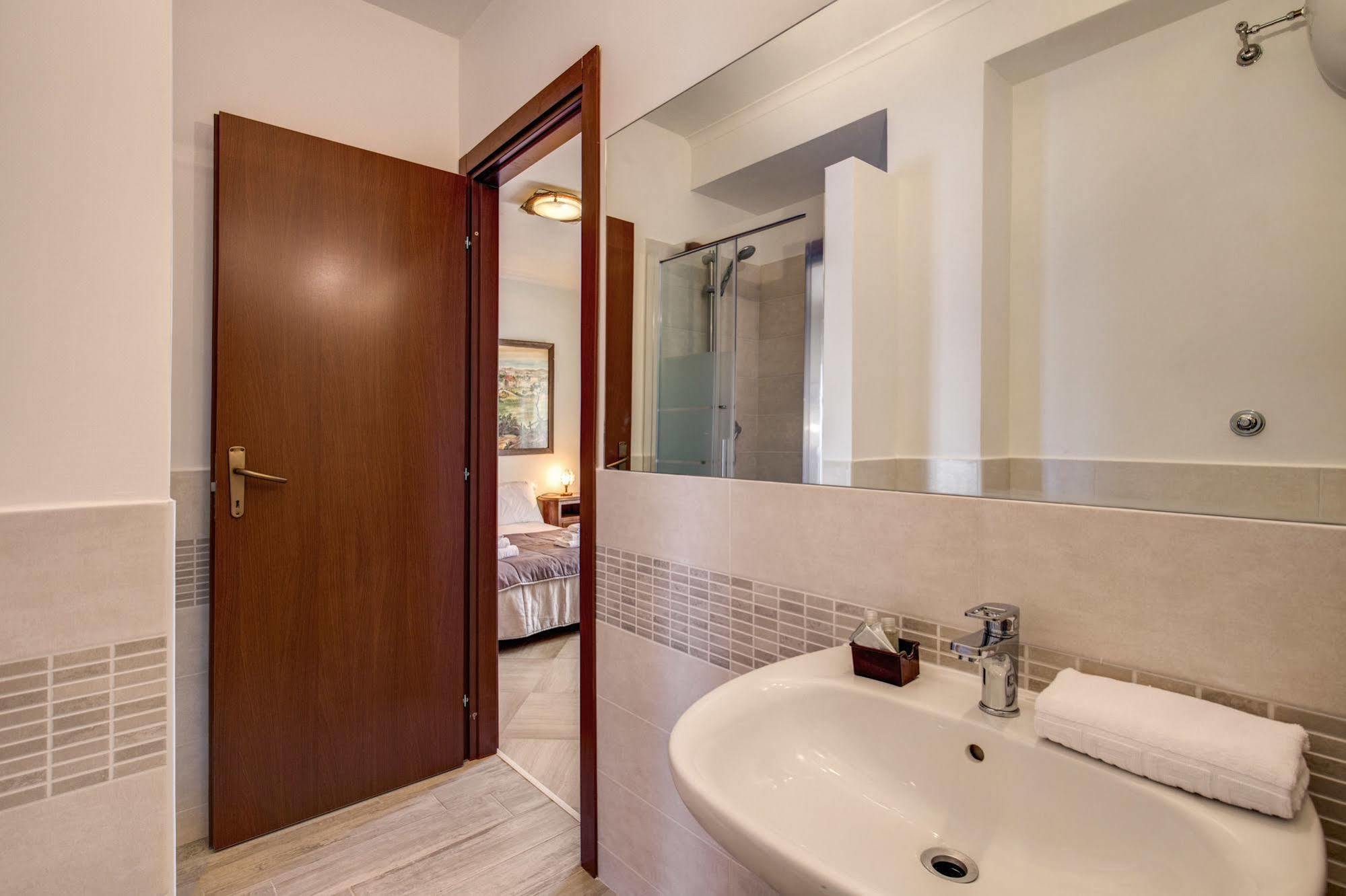 Piramide Terrace Bed & Breakfast