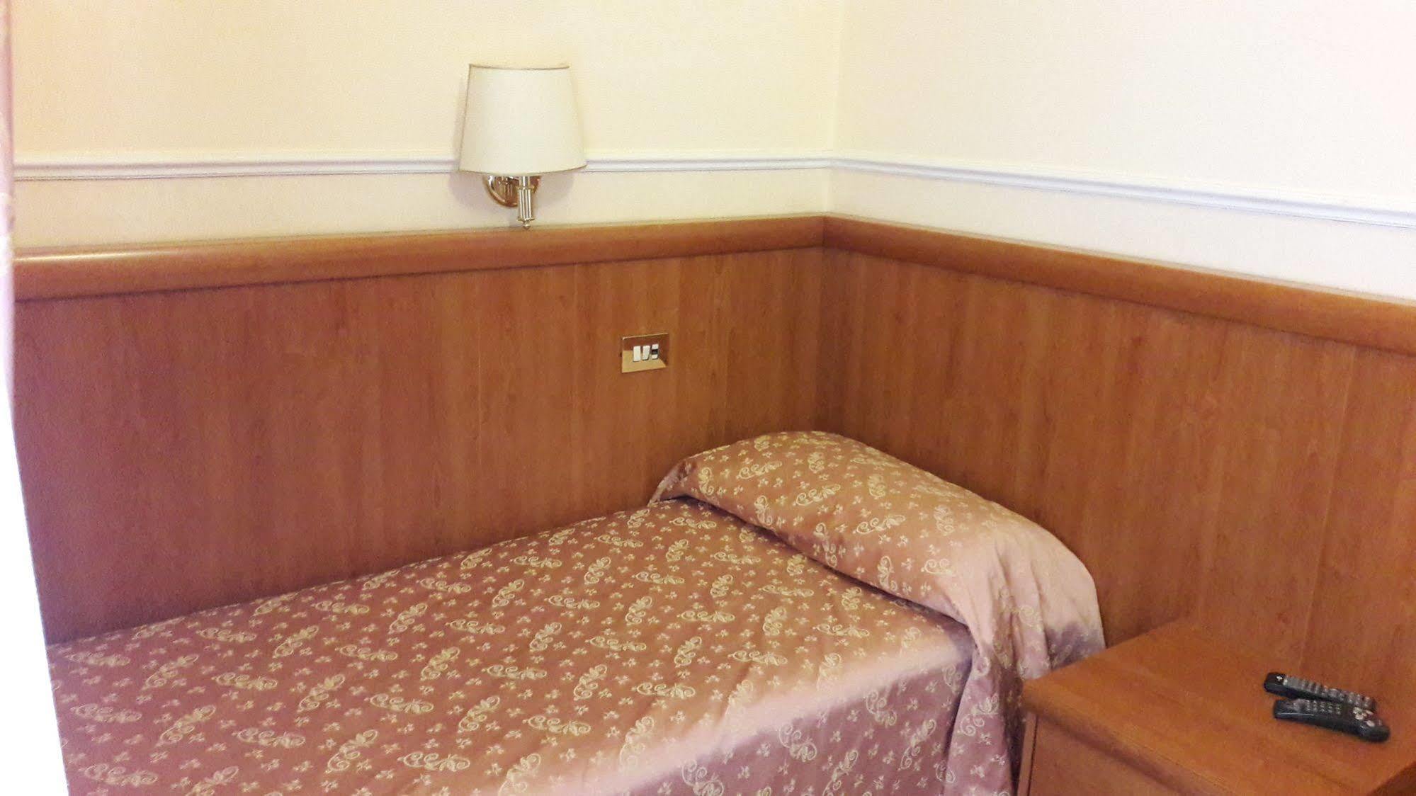 Aristotele Hotell 2*