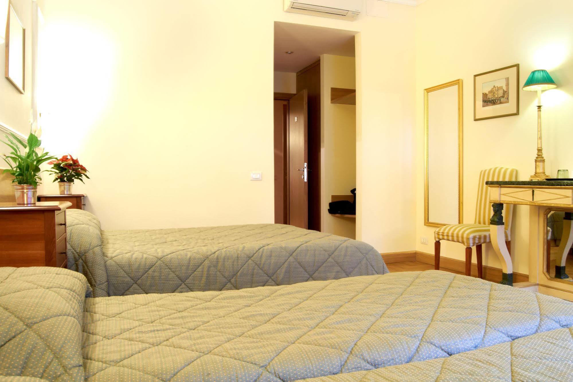 Alojamento de Acomodação e Pequeno-almoço Domus Cavour 3*