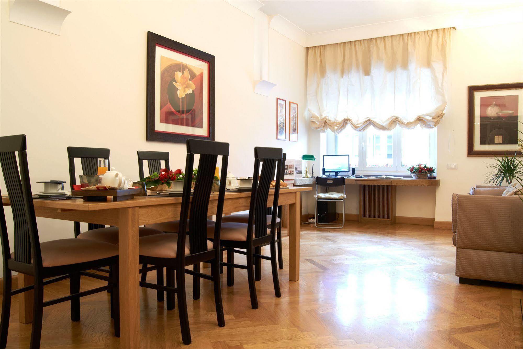 Alojamento de Acomodação e Pequeno-almoço Domus Cavour 3*