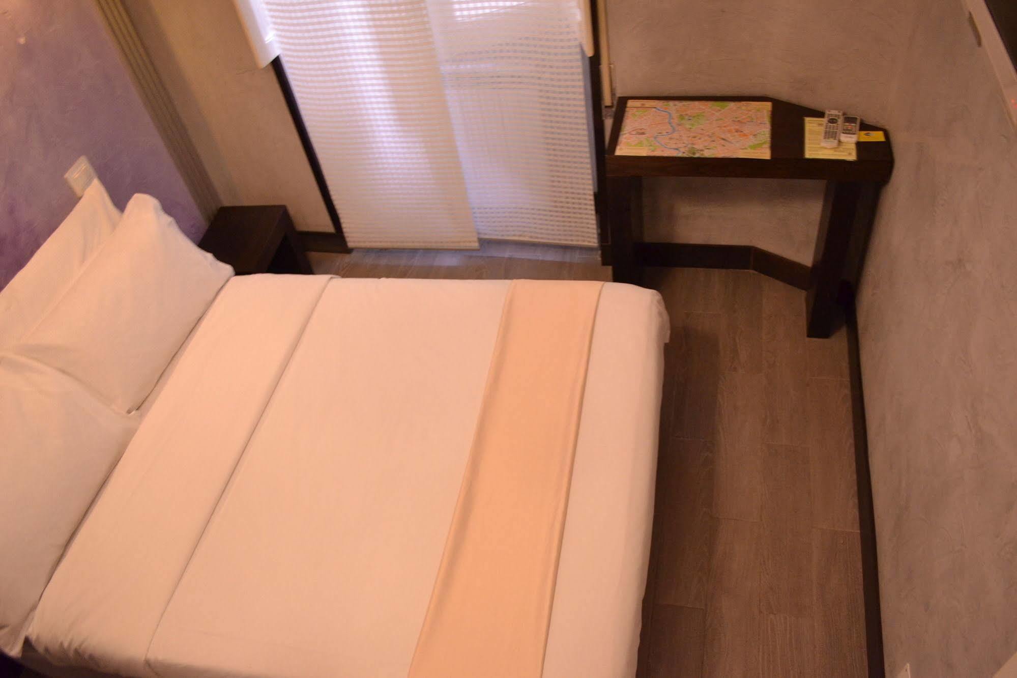 Tiburtina House Gasthof 2*