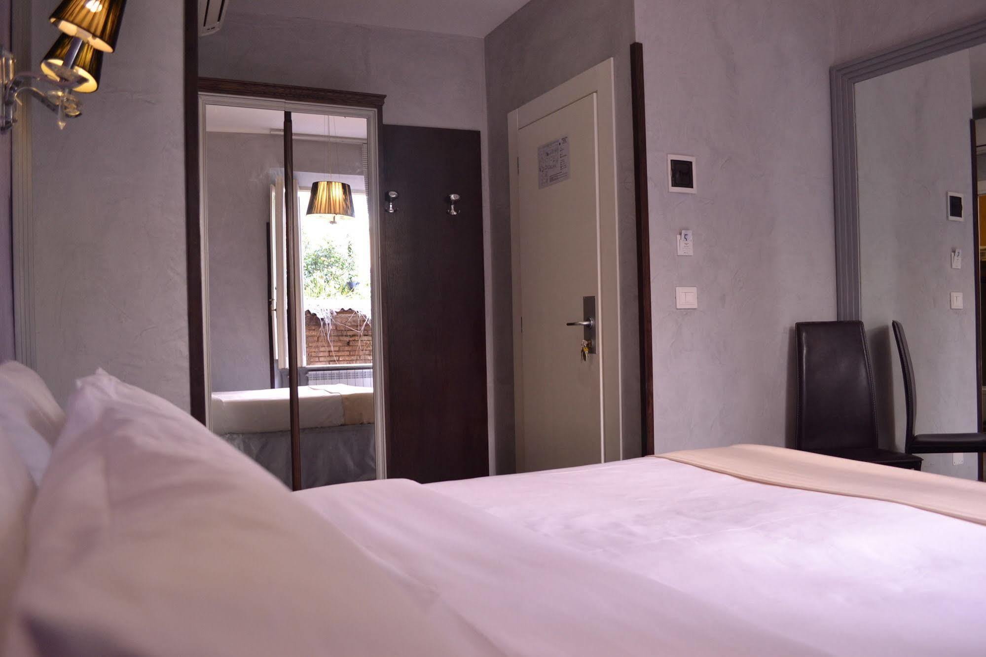 Tiburtina House 2* Rom