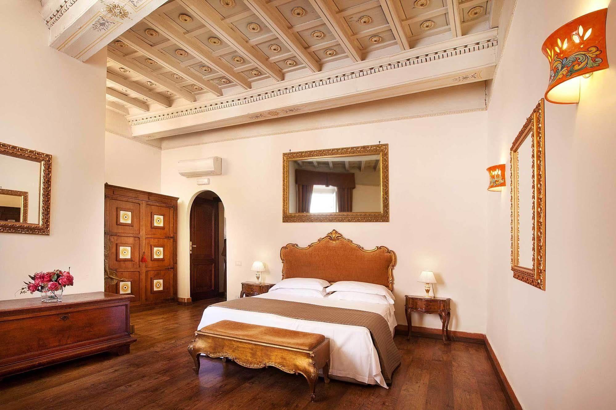 Pantheon Bed & Breakfast 3*