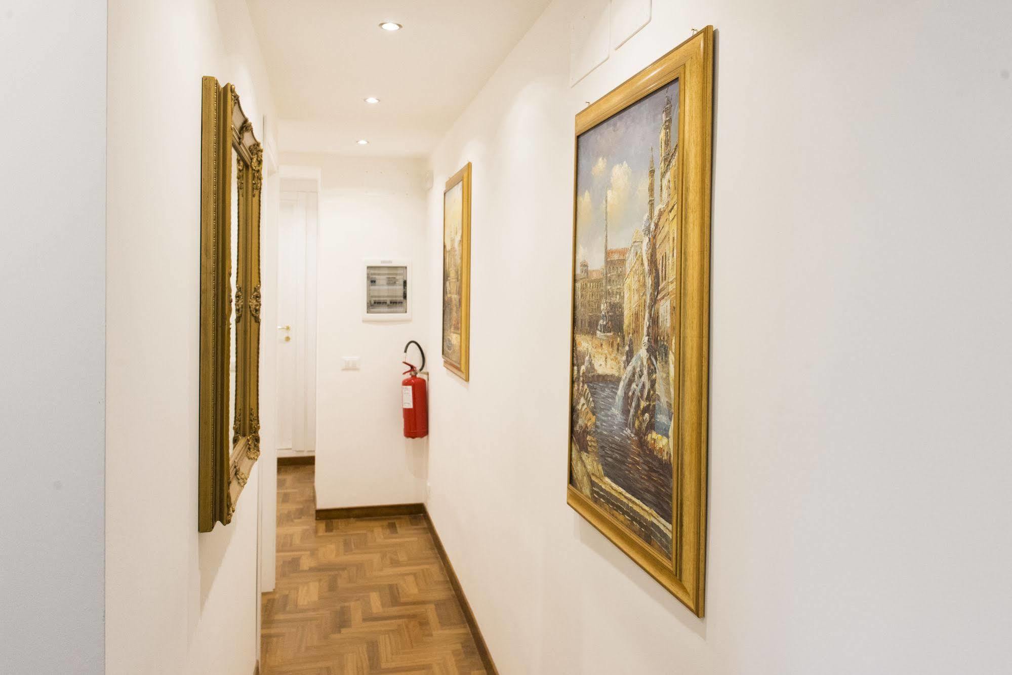 Domus Trevi Bed and breakfast