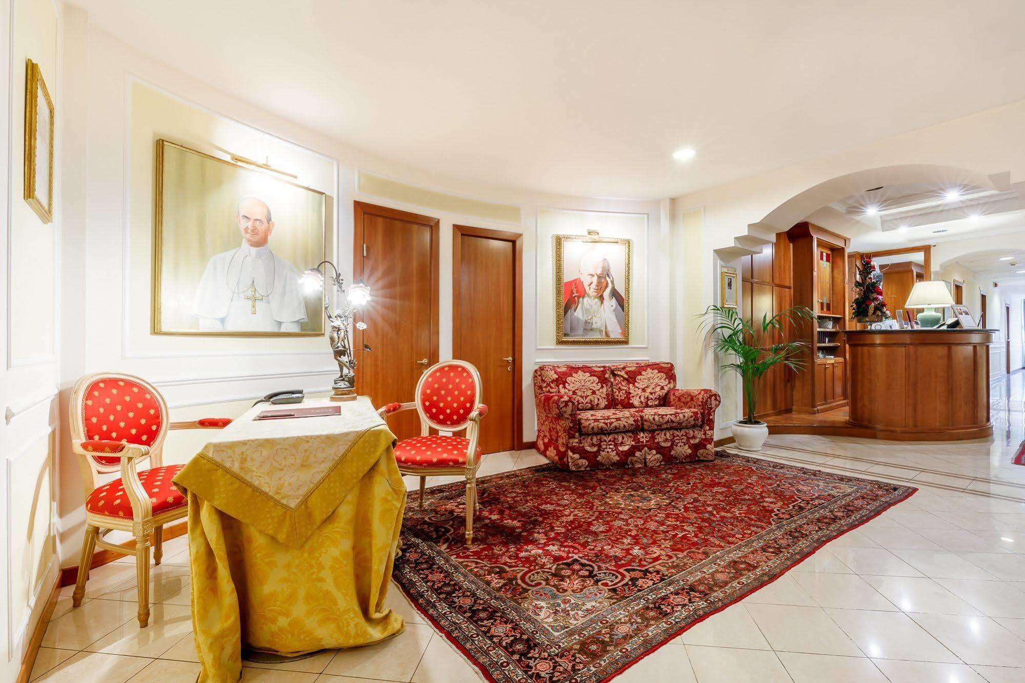 Hotel Residenza Paolo Vi 4*