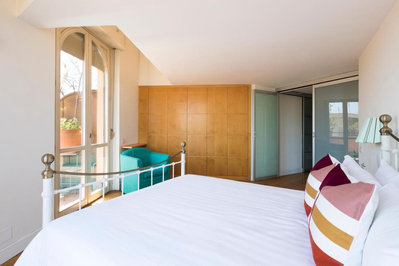Six-bedroom On Lungotevere Degli Altoviti Apt 19 *