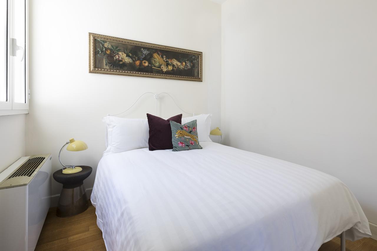 Six-bedroom On Lungotevere Degli Altoviti Apt 19 Roma