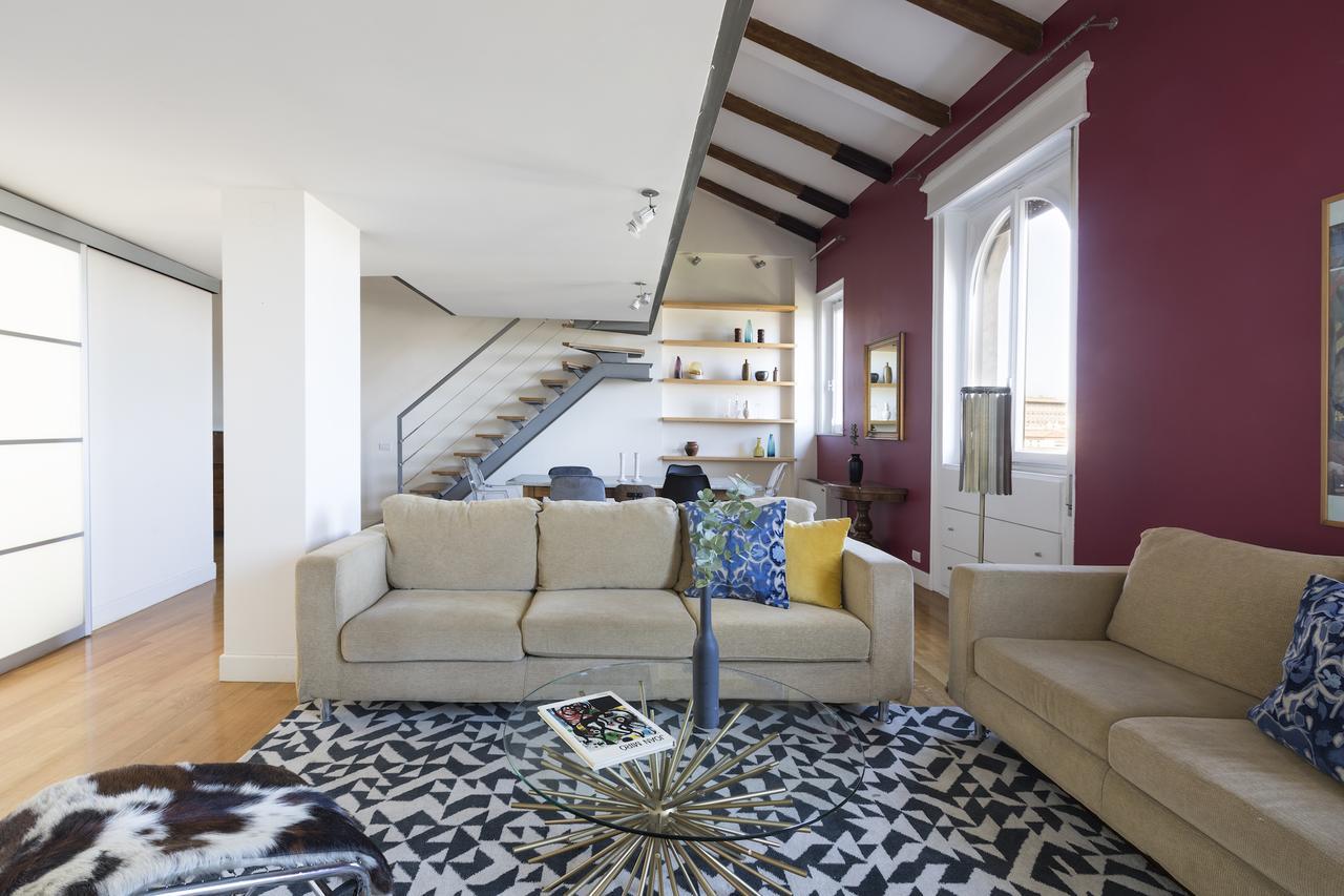 Six-bedroom On Lungotevere Degli Altoviti Apt 19 * Roma