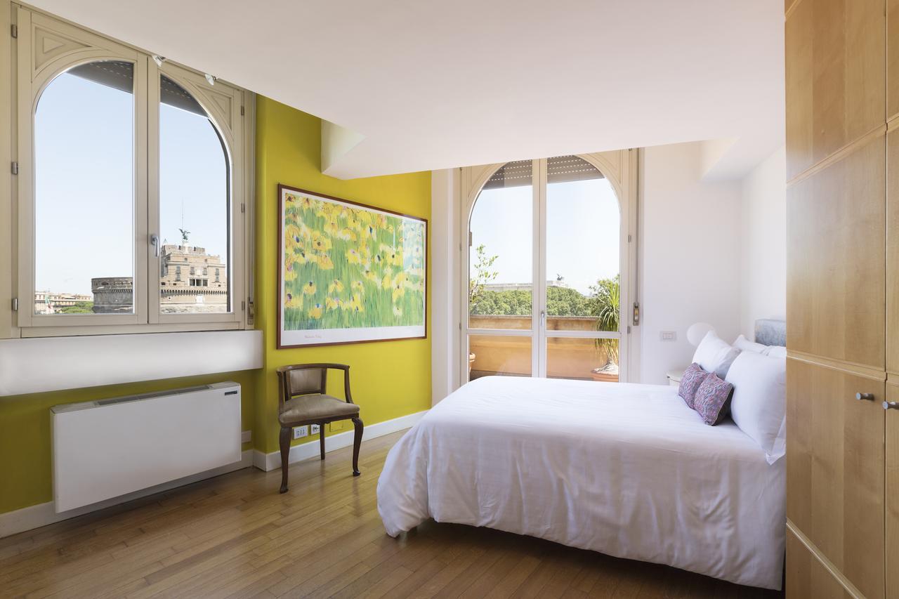 Six-bedroom On Lungotevere Degli Altoviti Apt 19 *