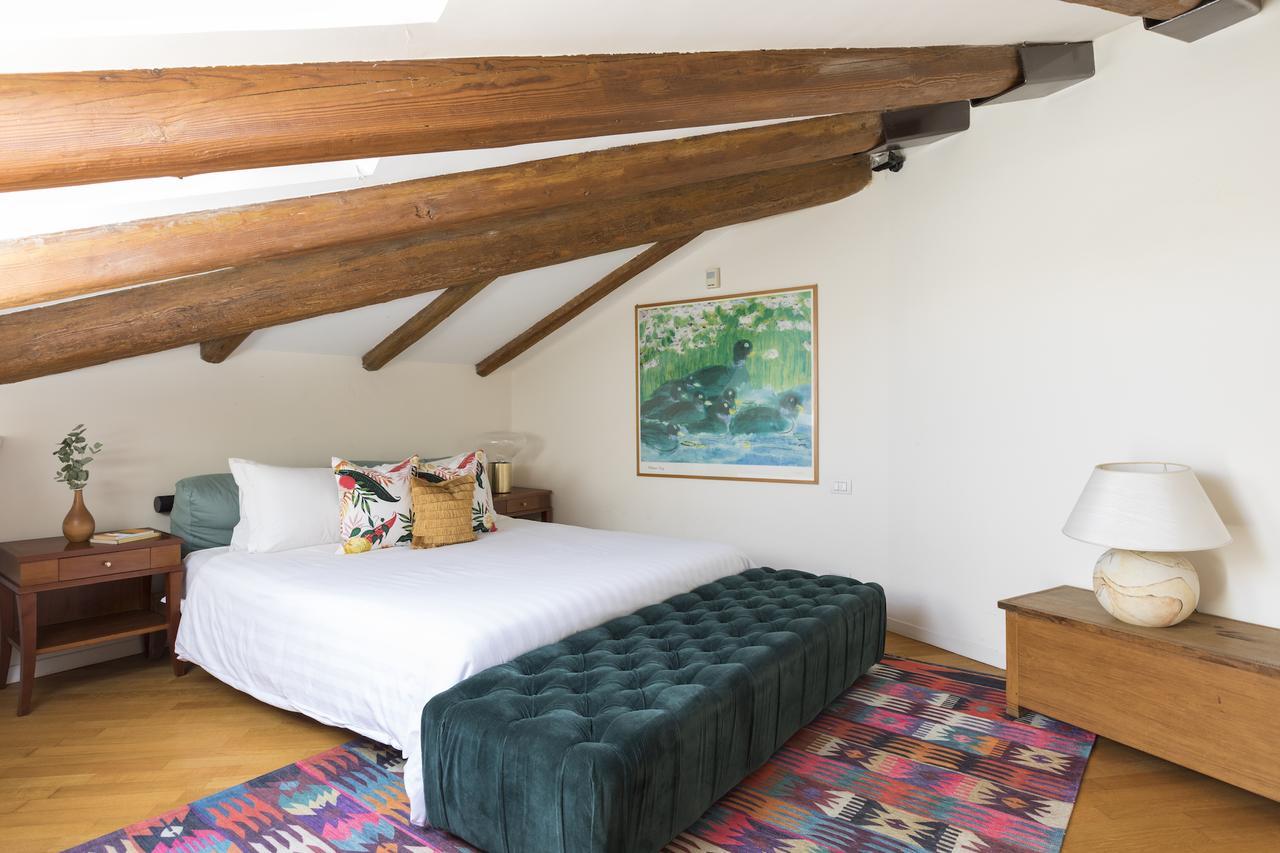 Six-bedroom On Lungotevere Degli Altoviti Apt 19 Roma