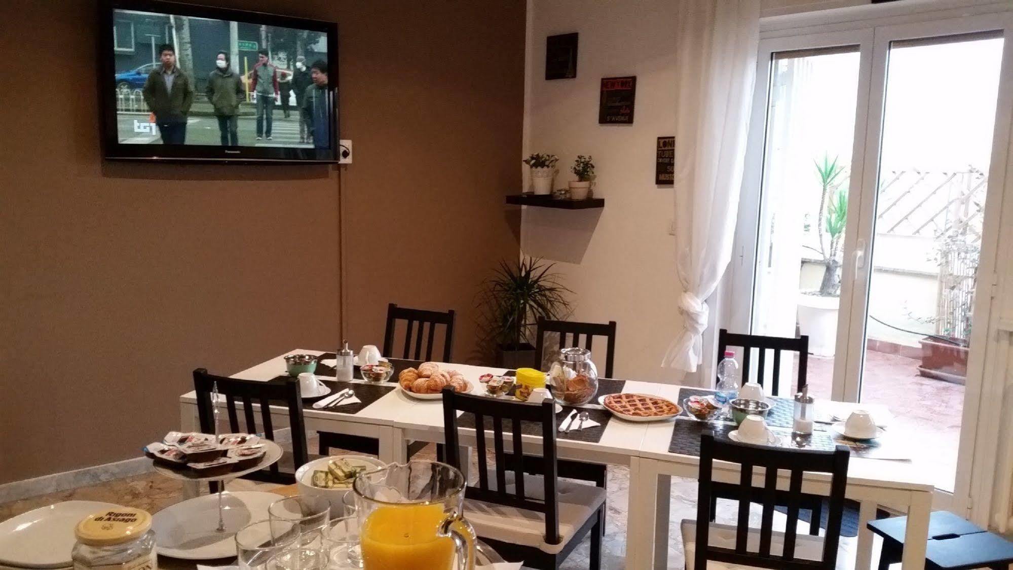 Atticoromantica Alojamento de Acomodação e Pequeno-almoço 2*