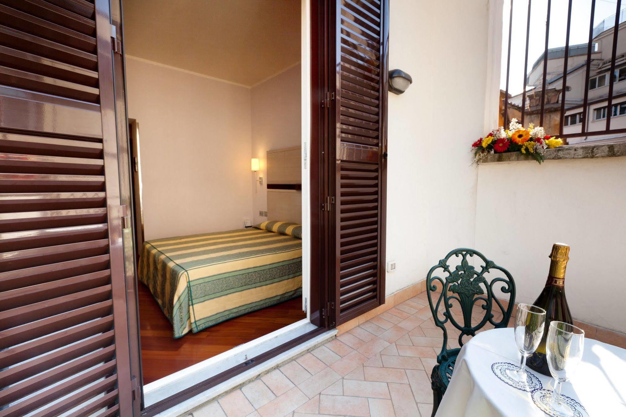 Memphis Hotell 4*