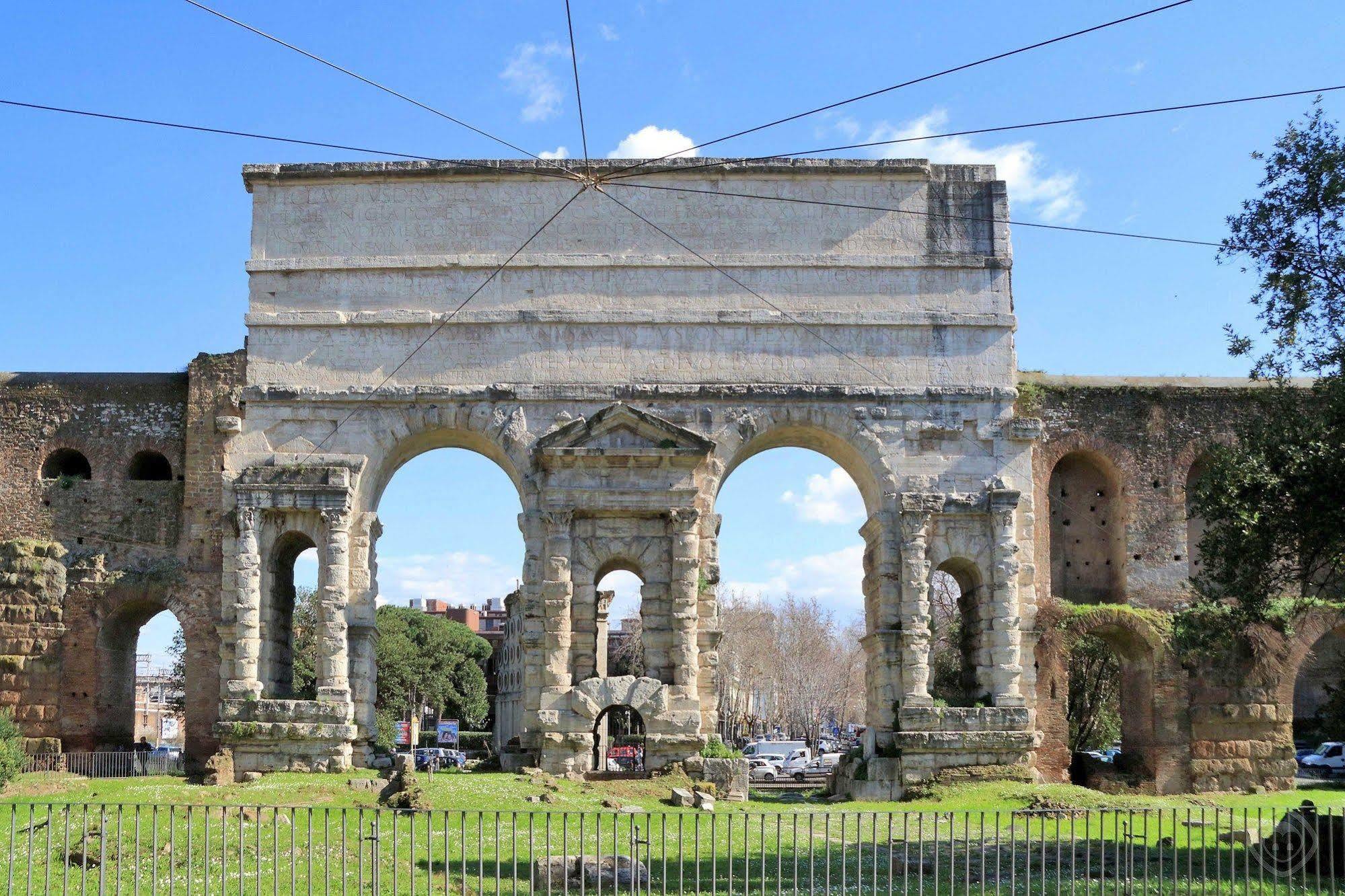 Colosseum Area - Manzoni * Roma