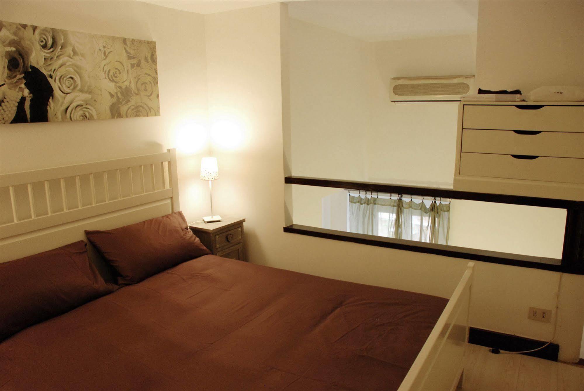 Palazzo Velli Apartment