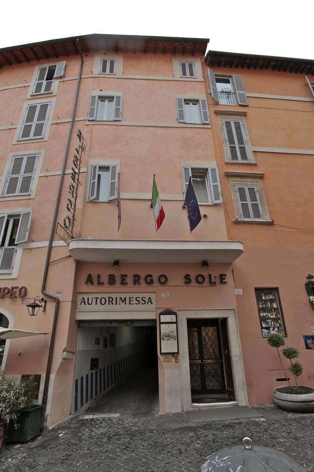 Sole 3* Rom