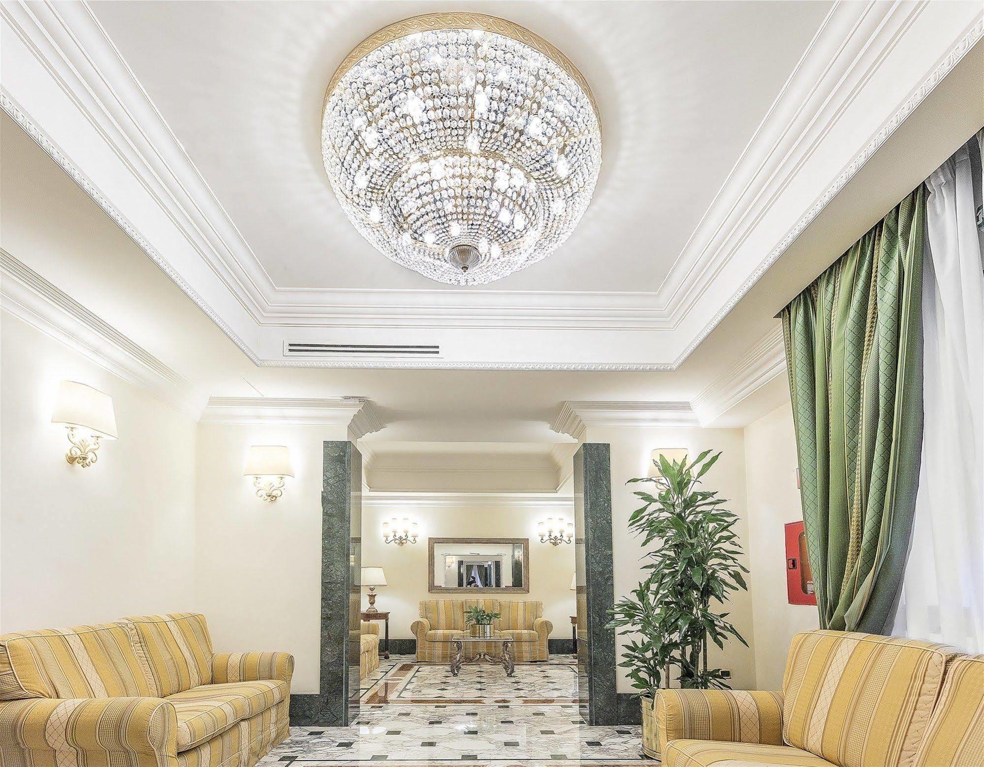 Raeli Regio Hotell 3*