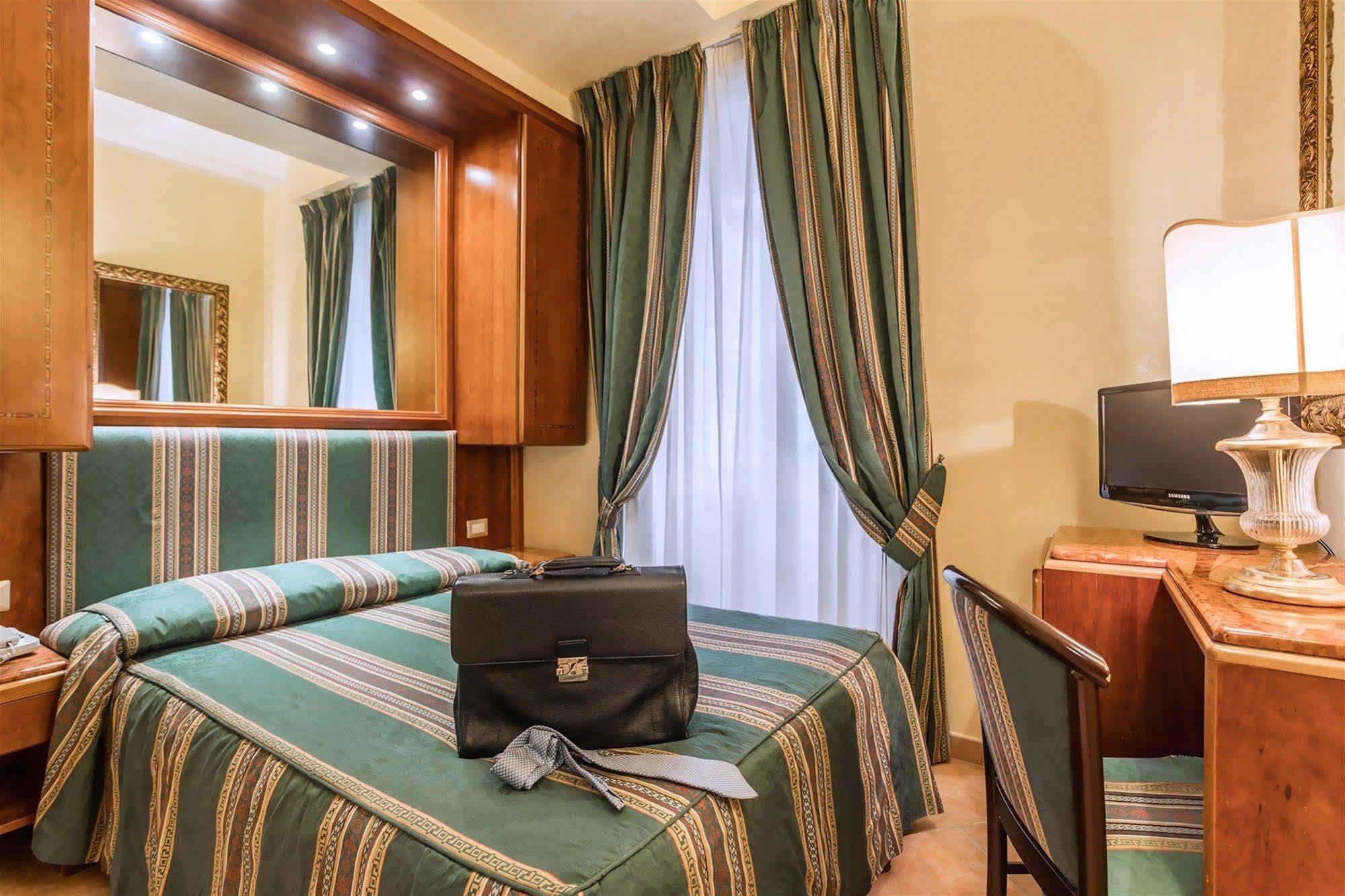 Raeli Regio Hotell 3*