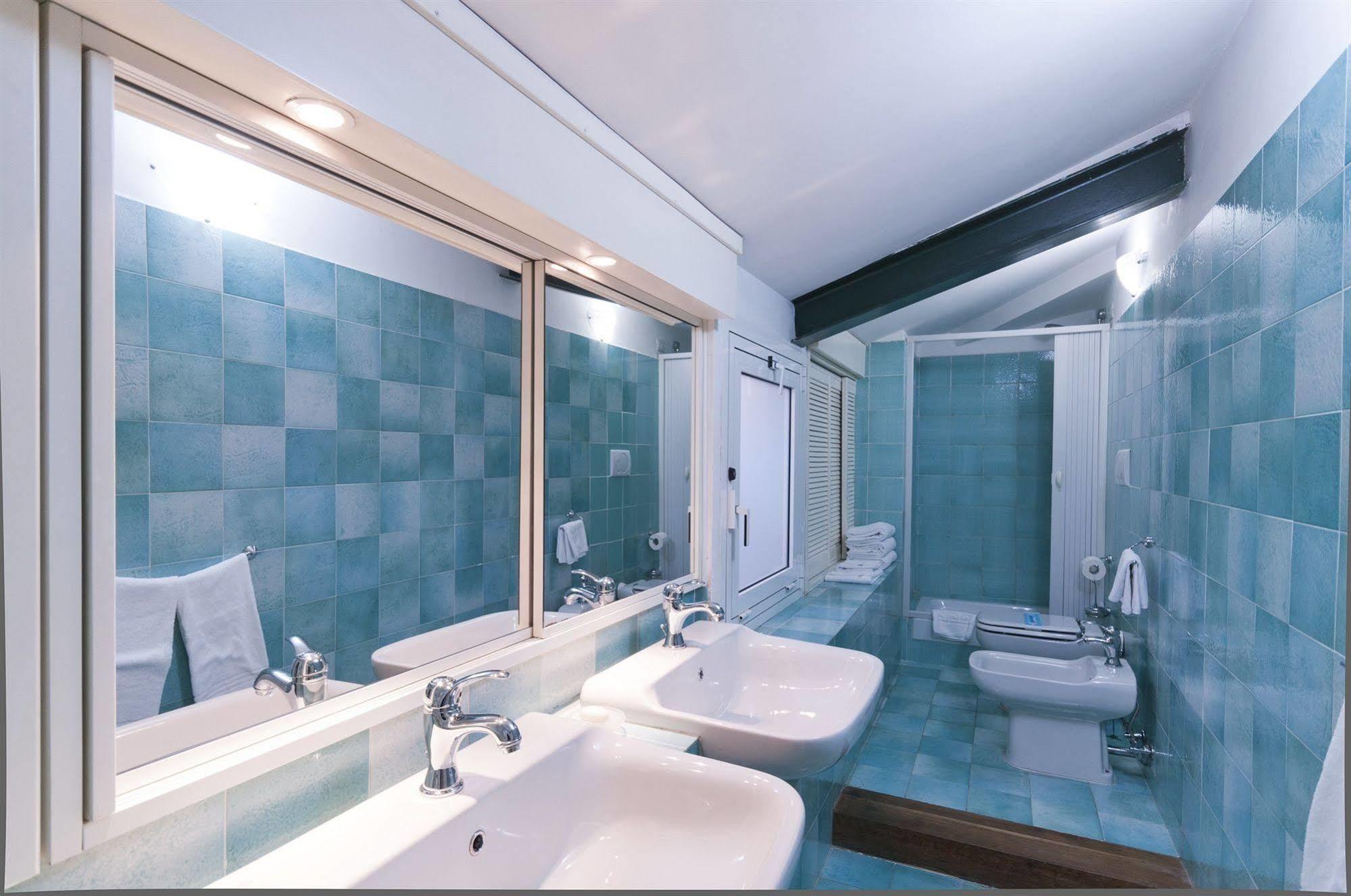 Trevi 41 Hotell 3*