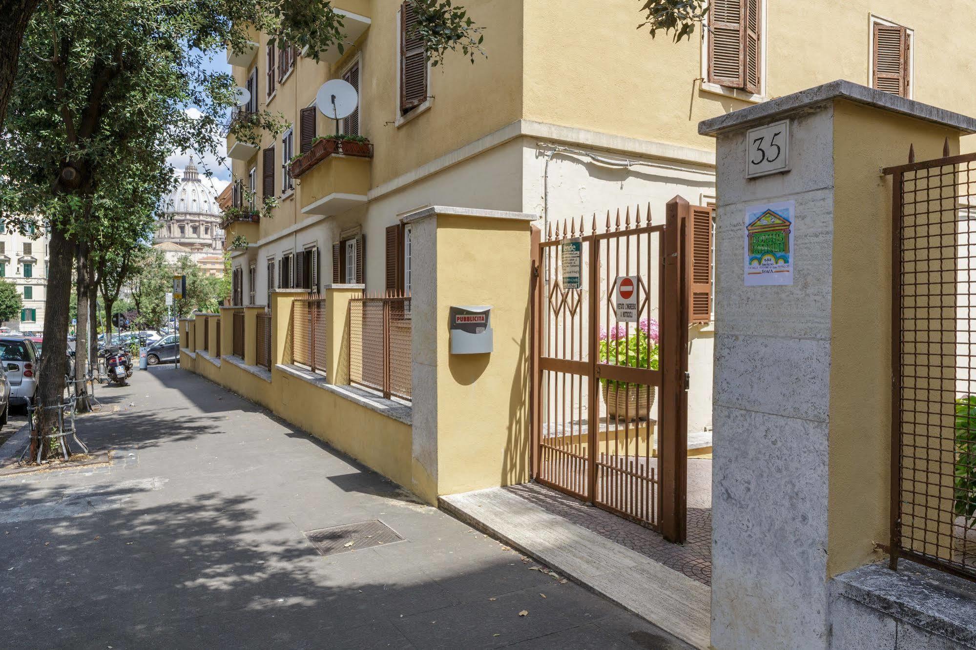 Domus Manlii Bed & Breakfast 3*