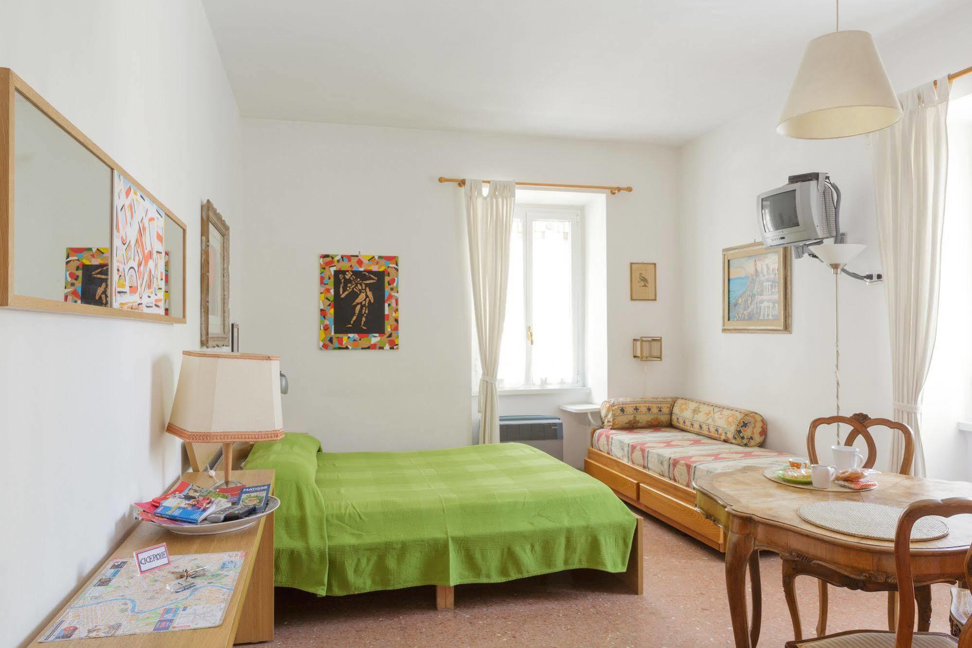 Bed & Breakfast Domus Manlii Roma