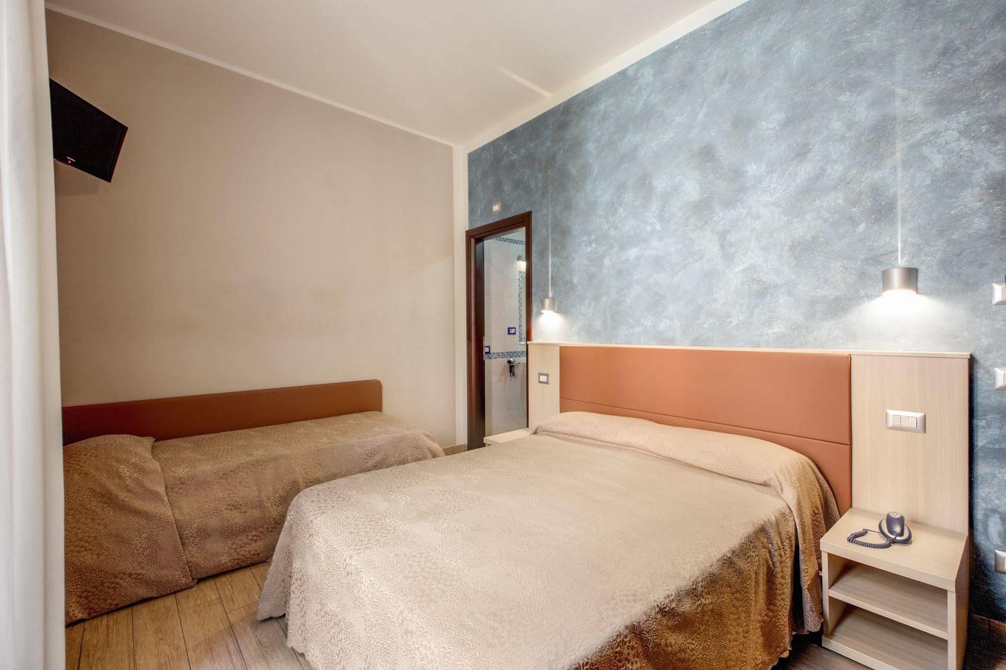 Buonarroti 3* Roma