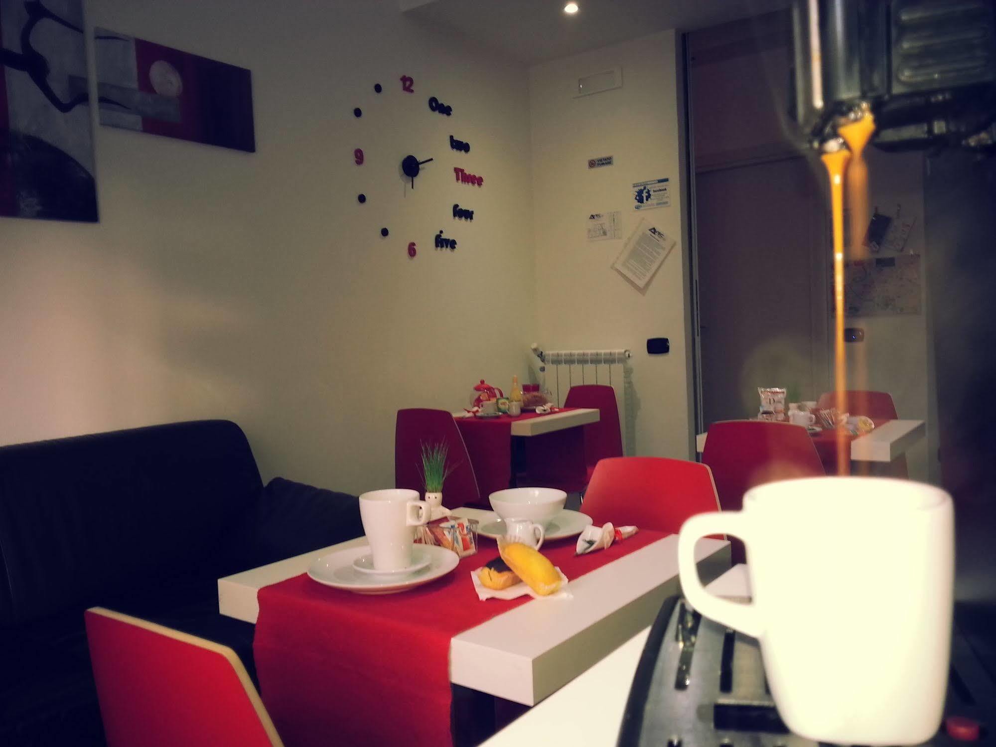 Avec Moi Acomodação com café da manhã  2*