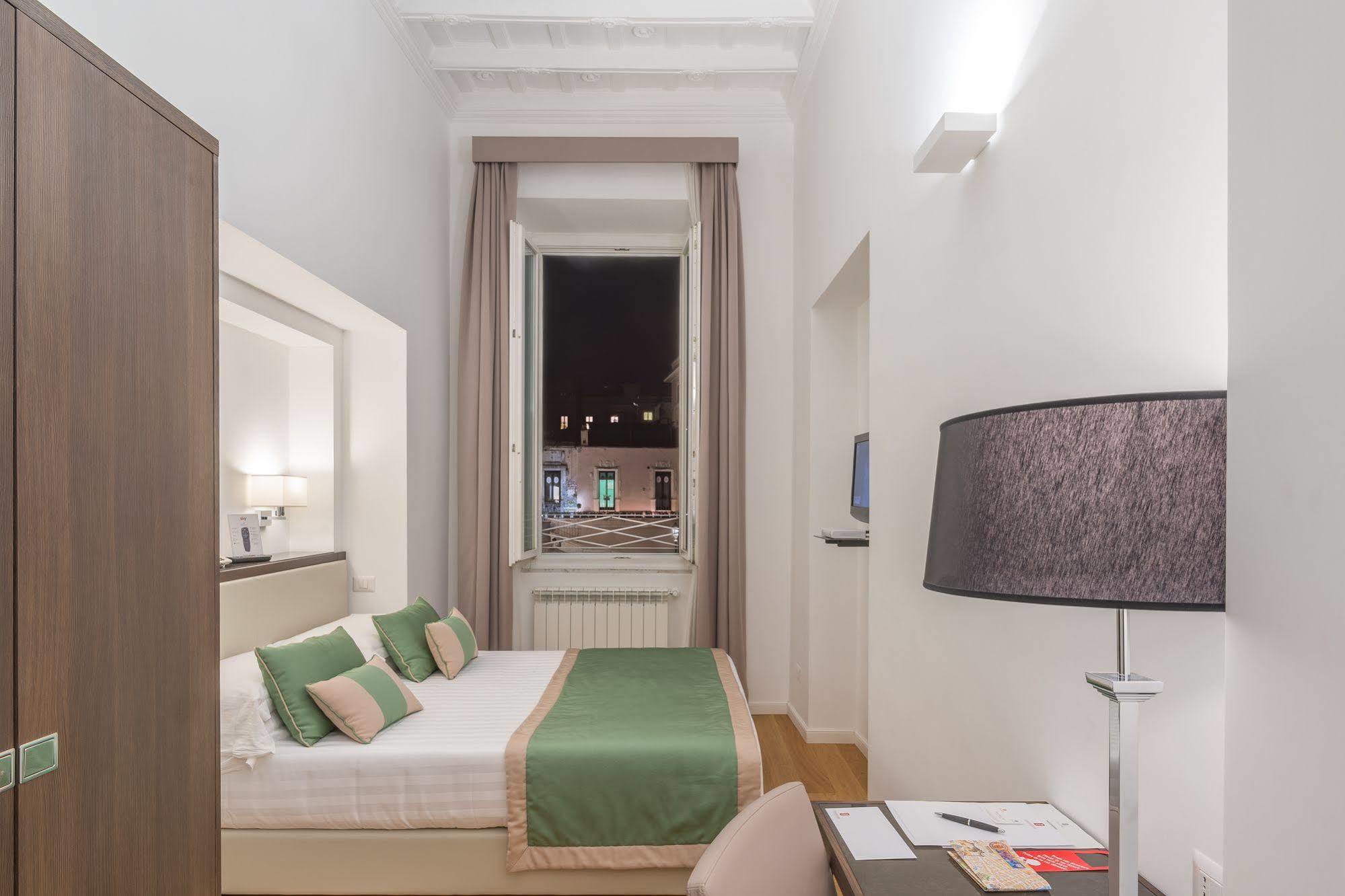 Les Diamants Spanish Steps 2*