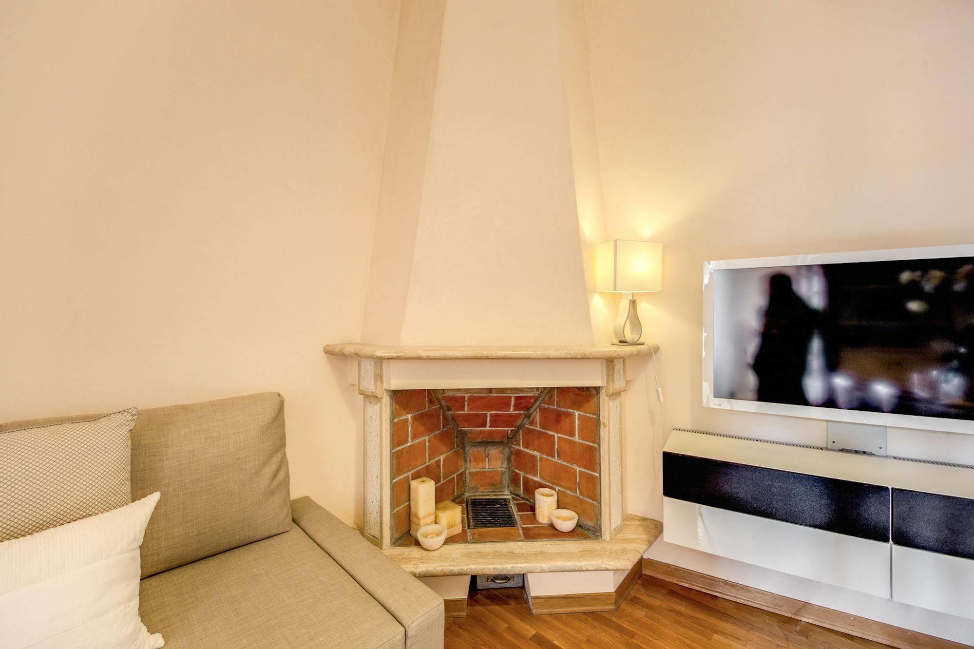 Appartamento Elegant Behind The Colosseum *