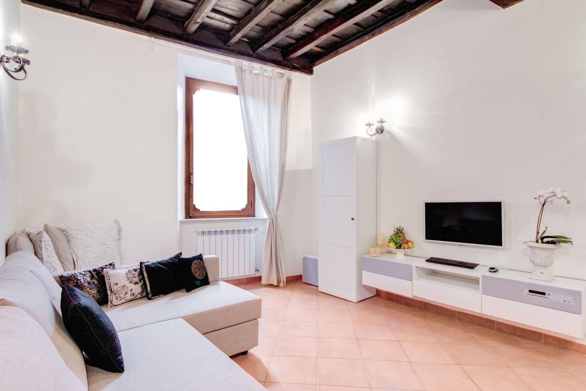 Appartamento Elegant Behind The Colosseum