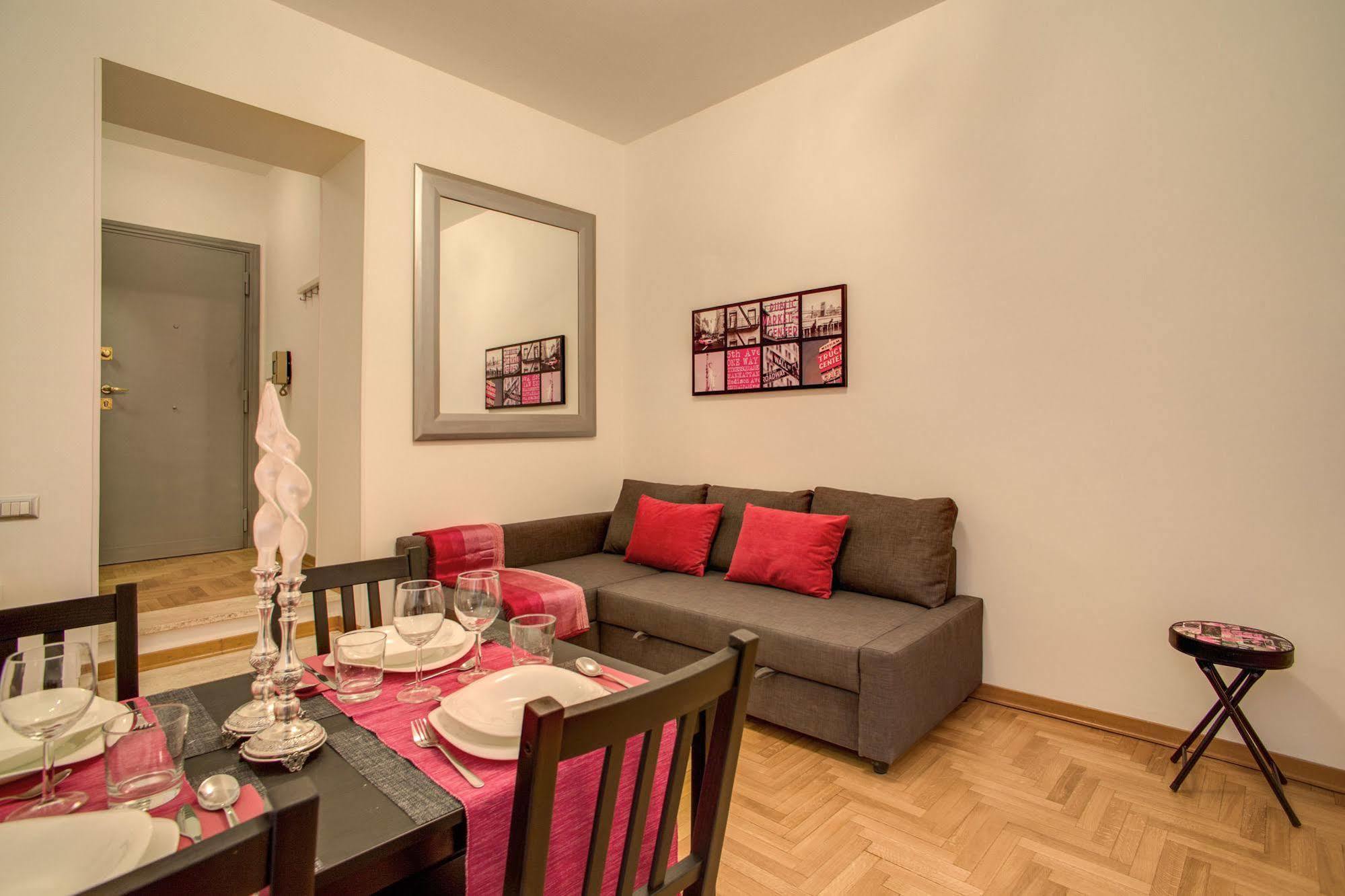 Appartamento Elegant Behind The Colosseum *