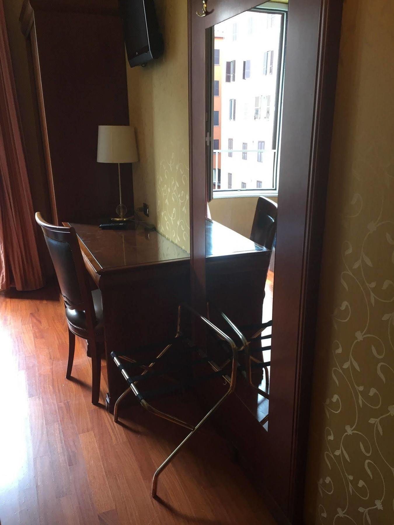 Divine Hotel 2*